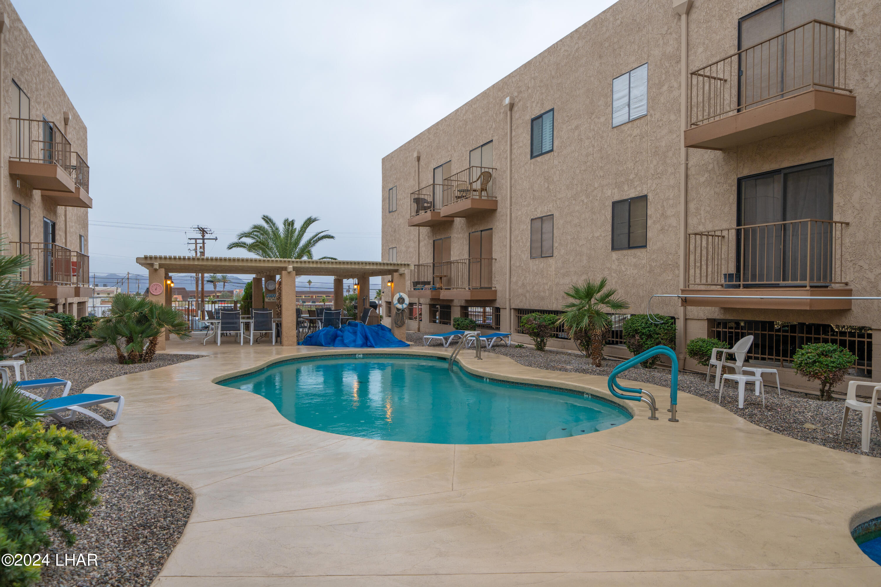 2094 Mesquite Ave, 214