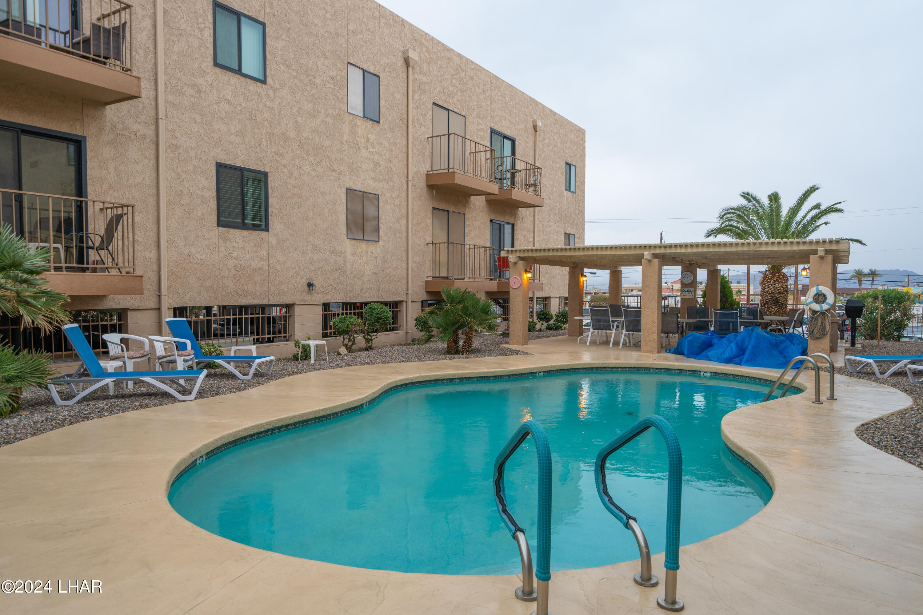 2094 Mesquite Ave, 214