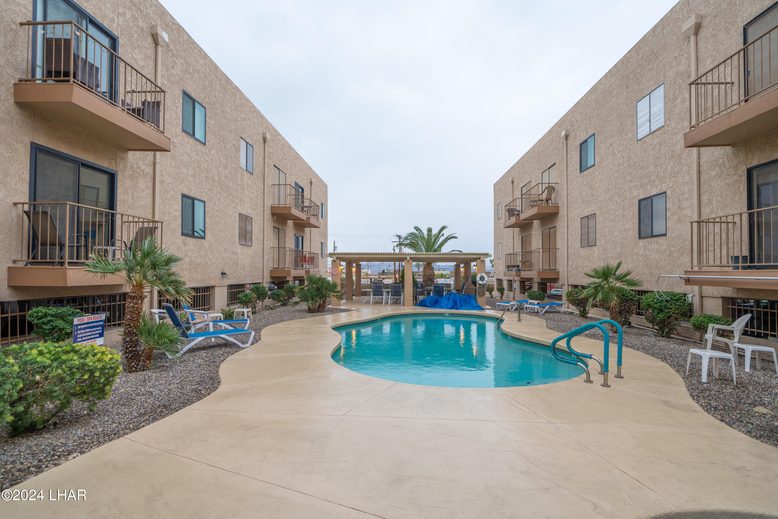 2094 Mesquite Ave, 214