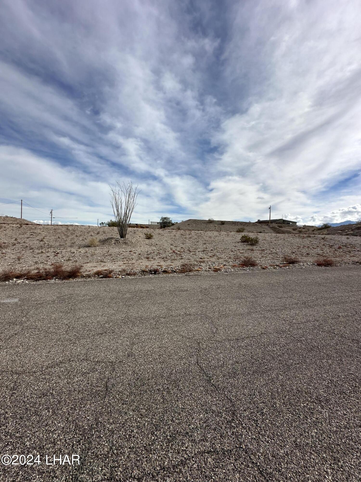 7832 N Wagon Wheel Dr