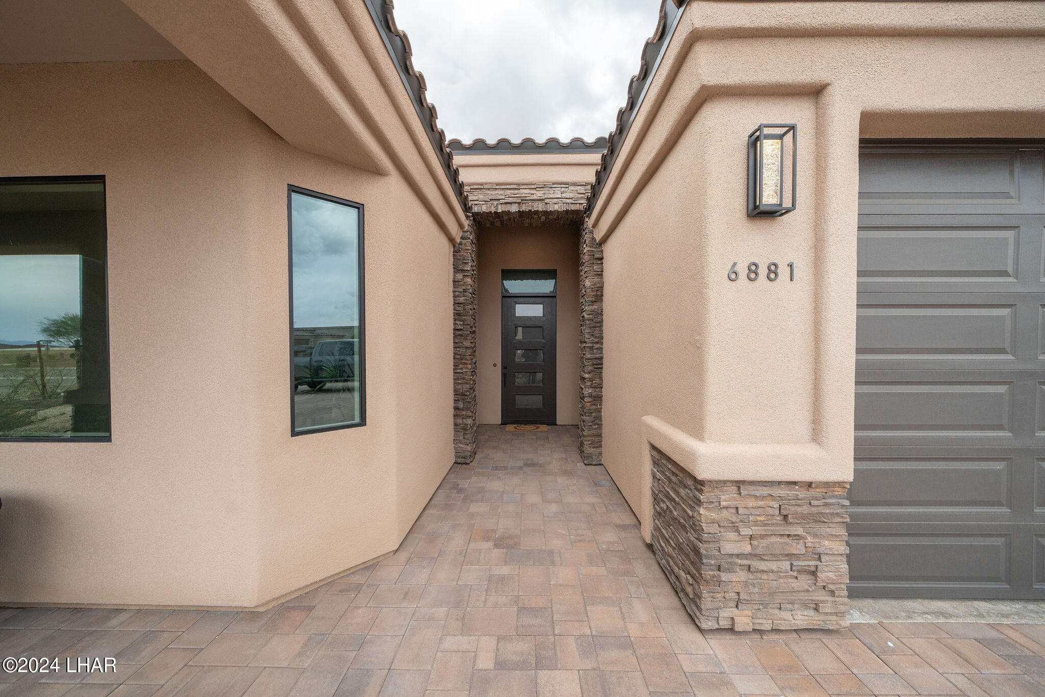 6881 Avienda De Los Foothills