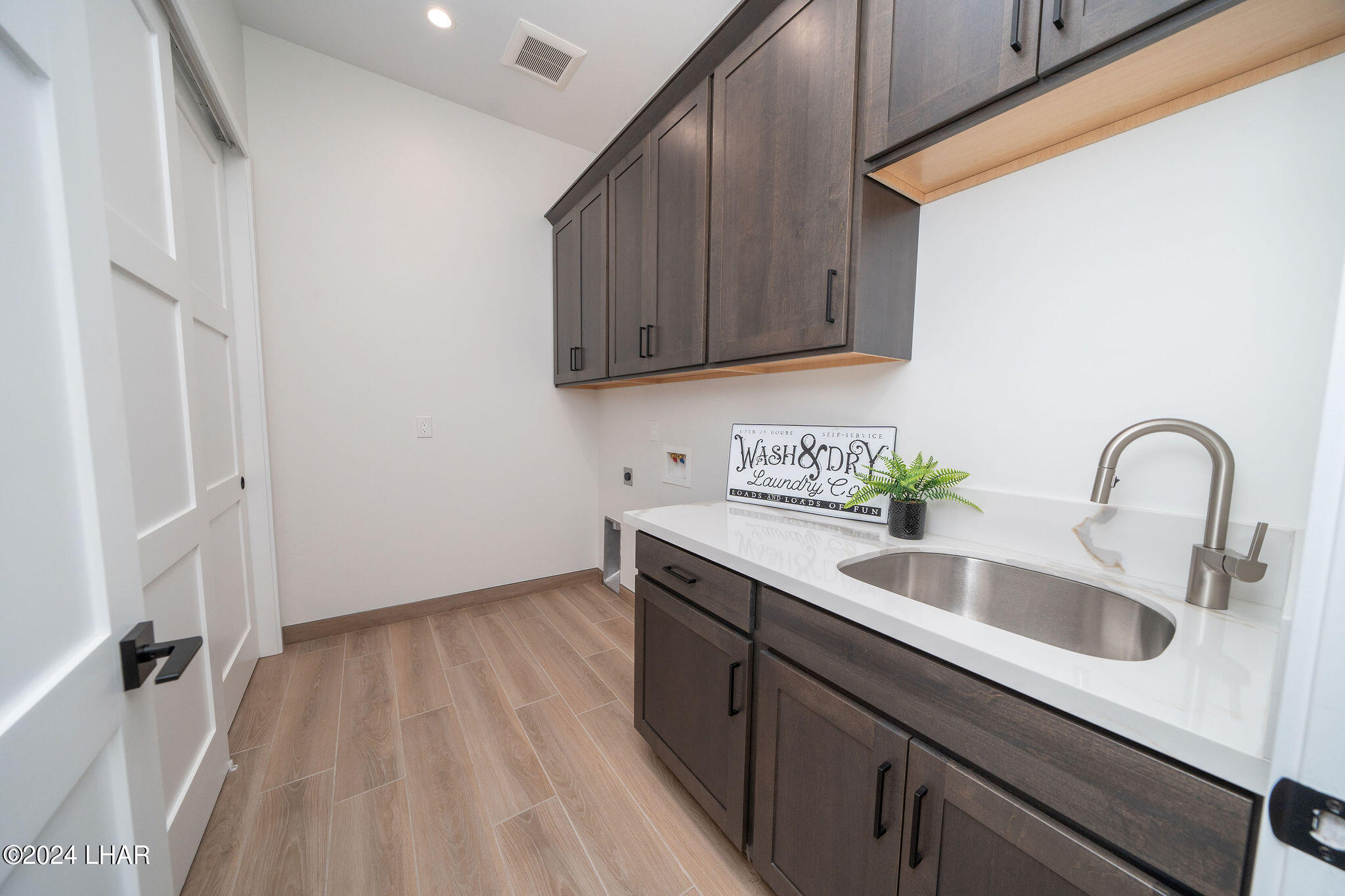 6881 Avienda De Los Foothills