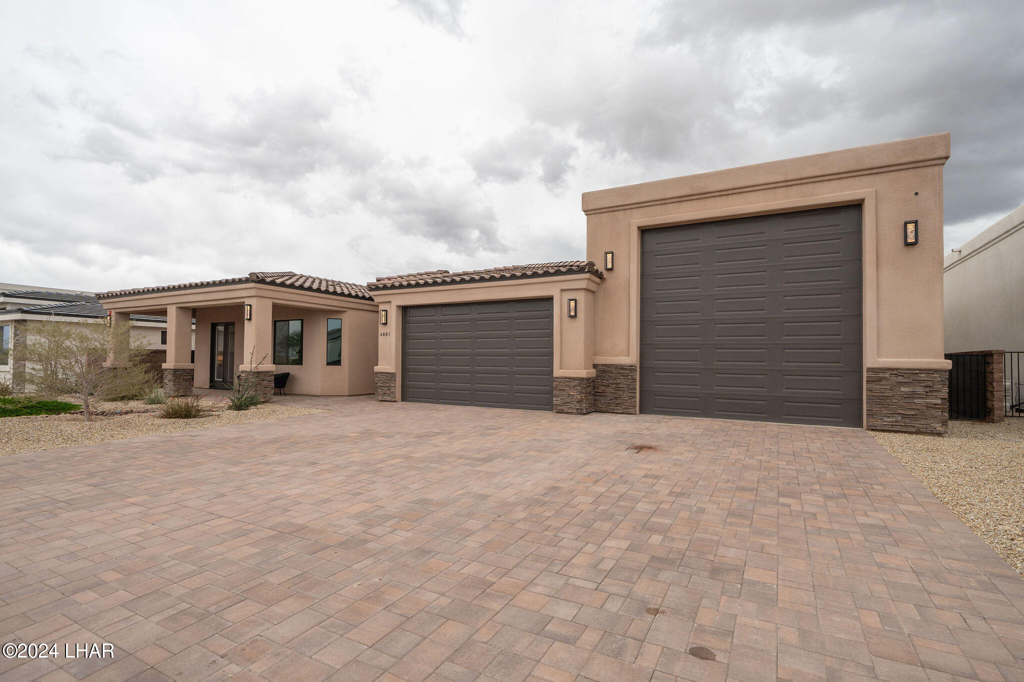 6881 Avienda De Los Foothills