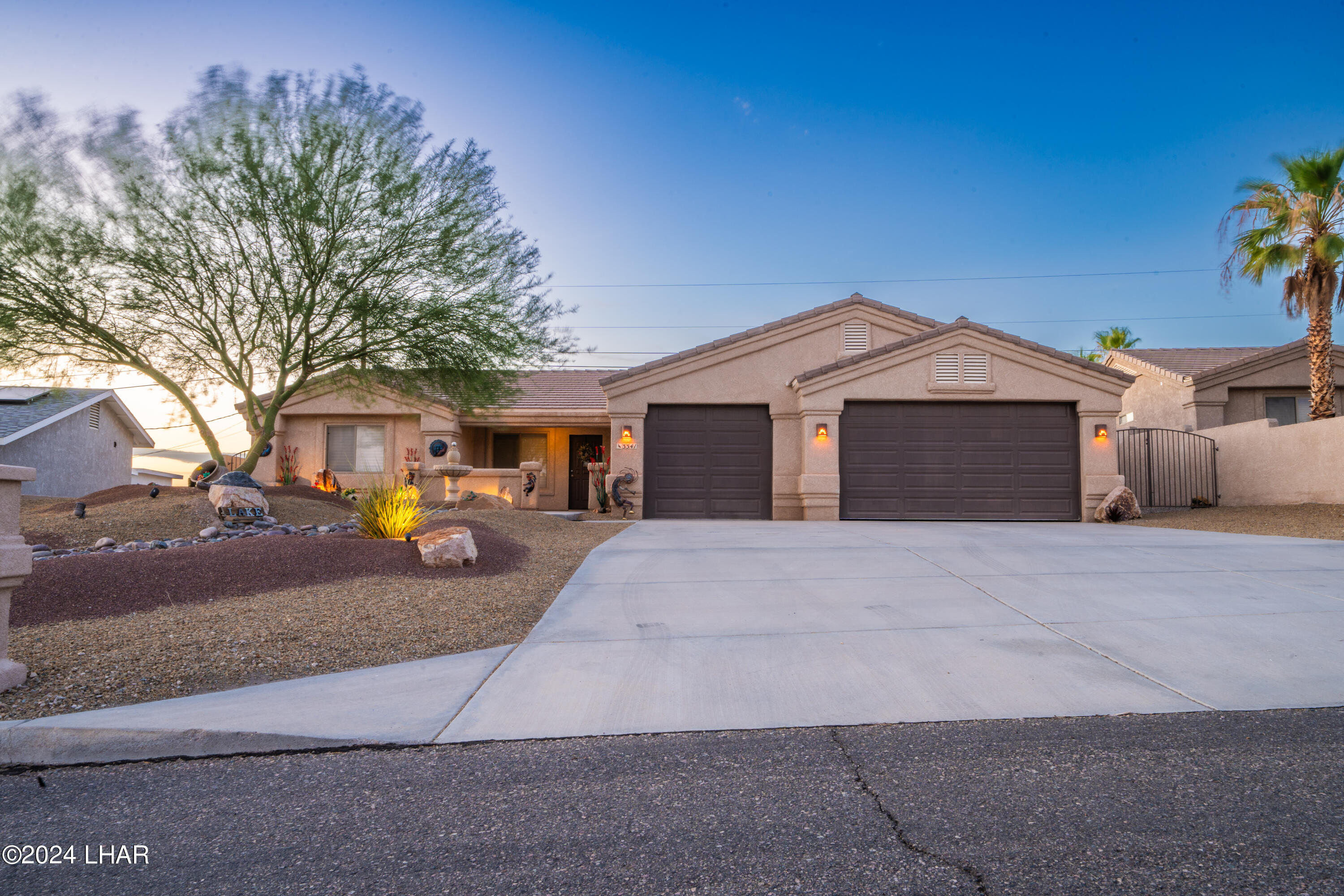 3341 Palo Verde Blvd N