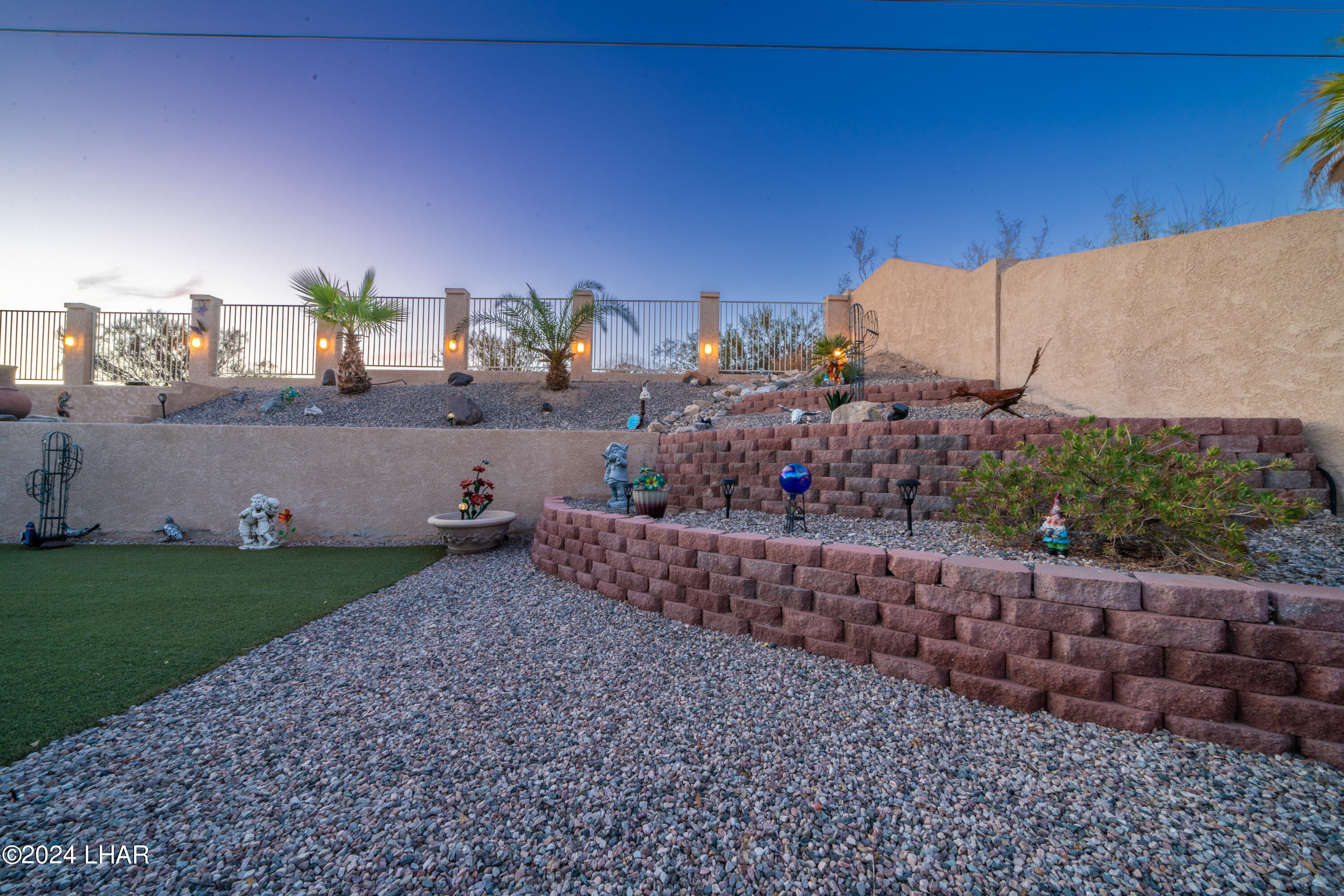 3341 Palo Verde Blvd N