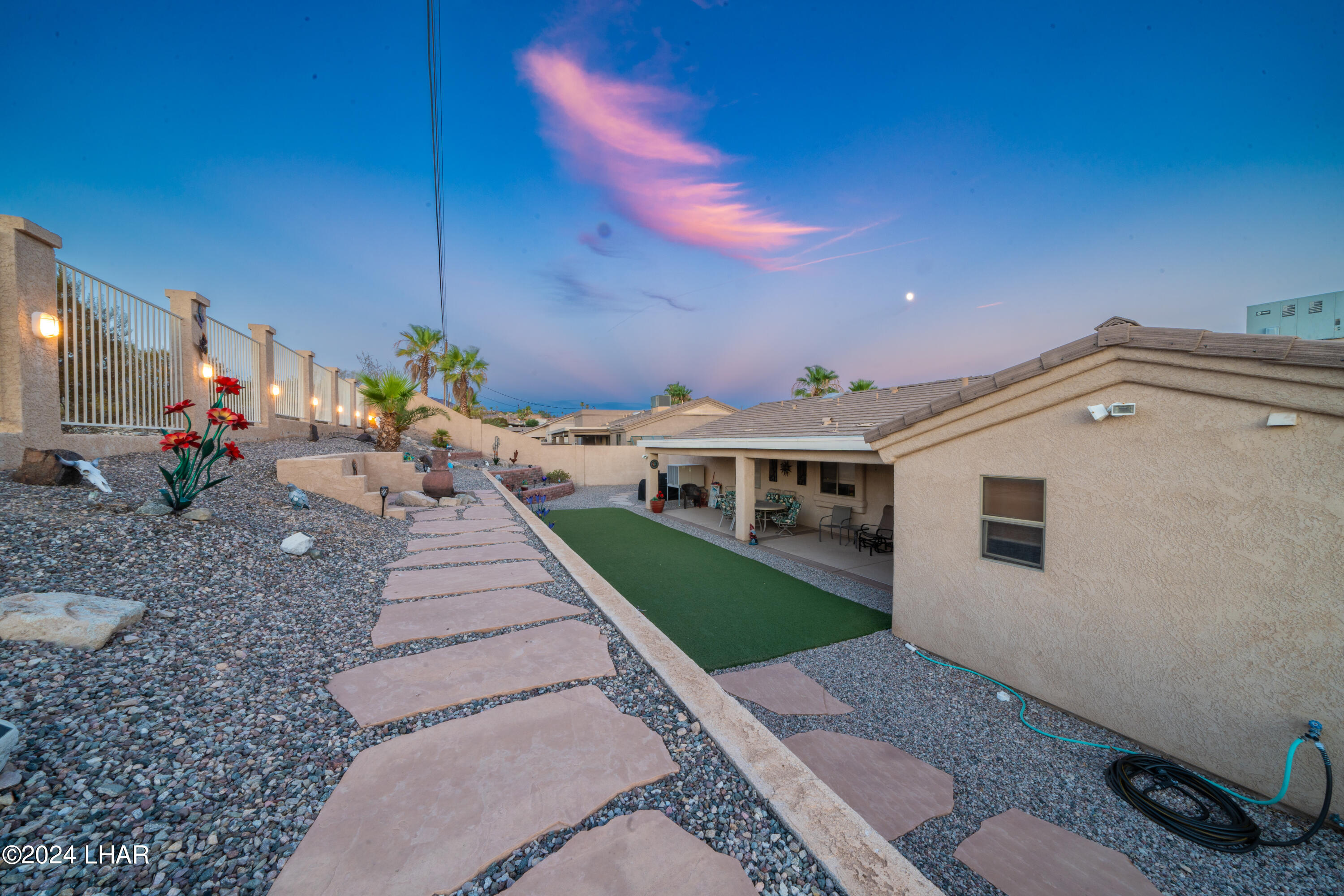 3341 Palo Verde Blvd N