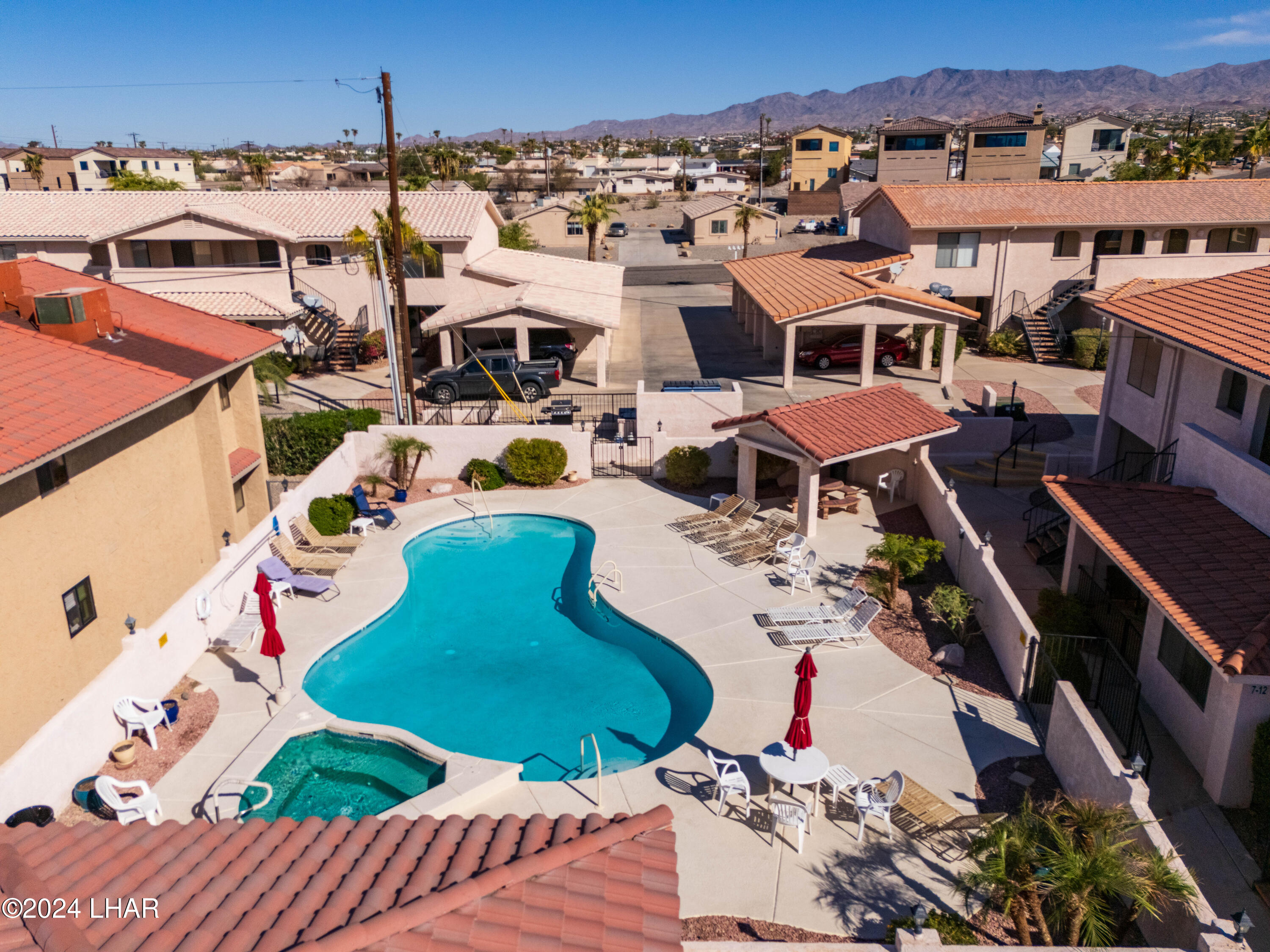 2095 Mesquite Ave, 10