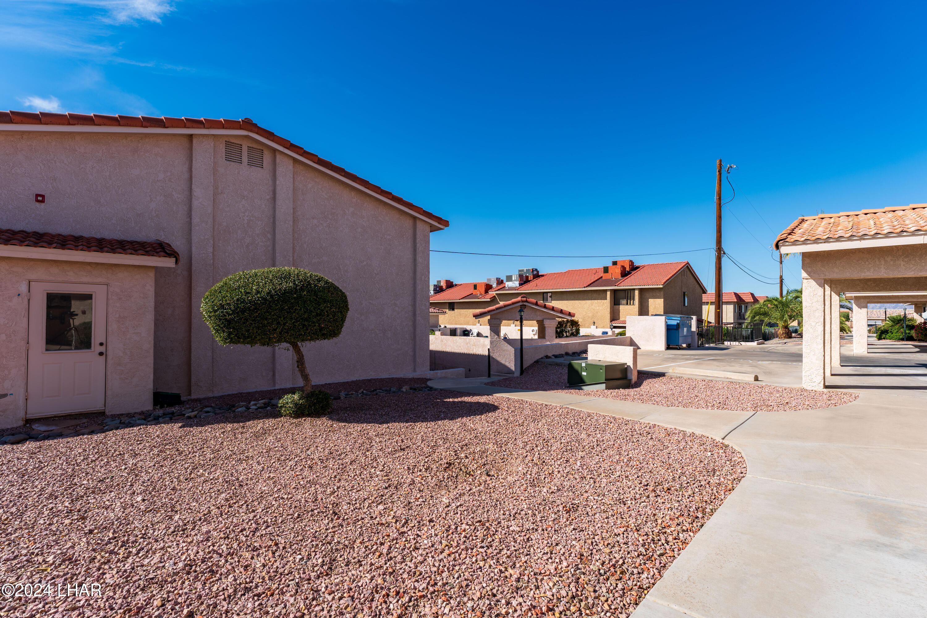 2095 Mesquite Ave, 10