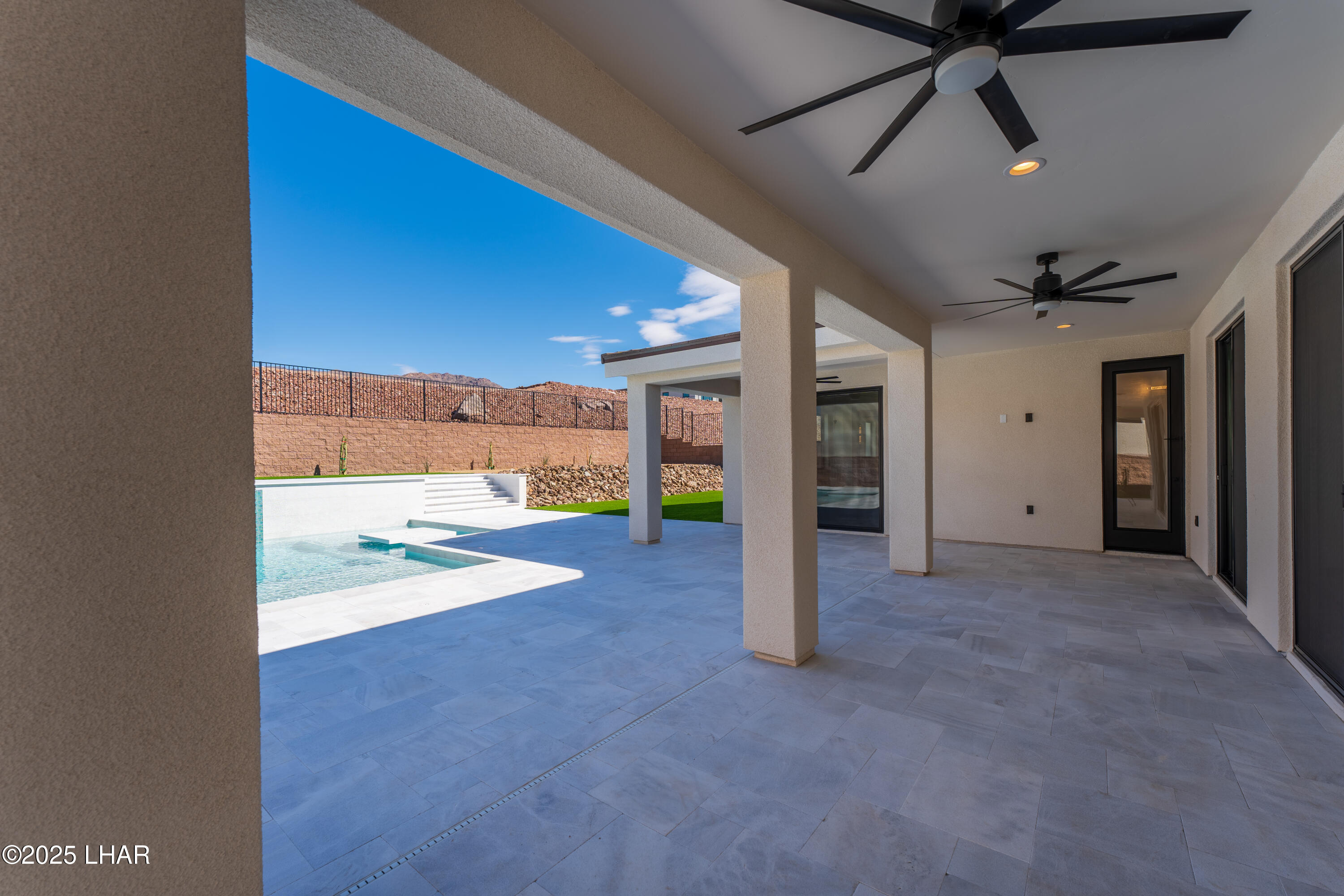 6527 Calle De Los Arroyos