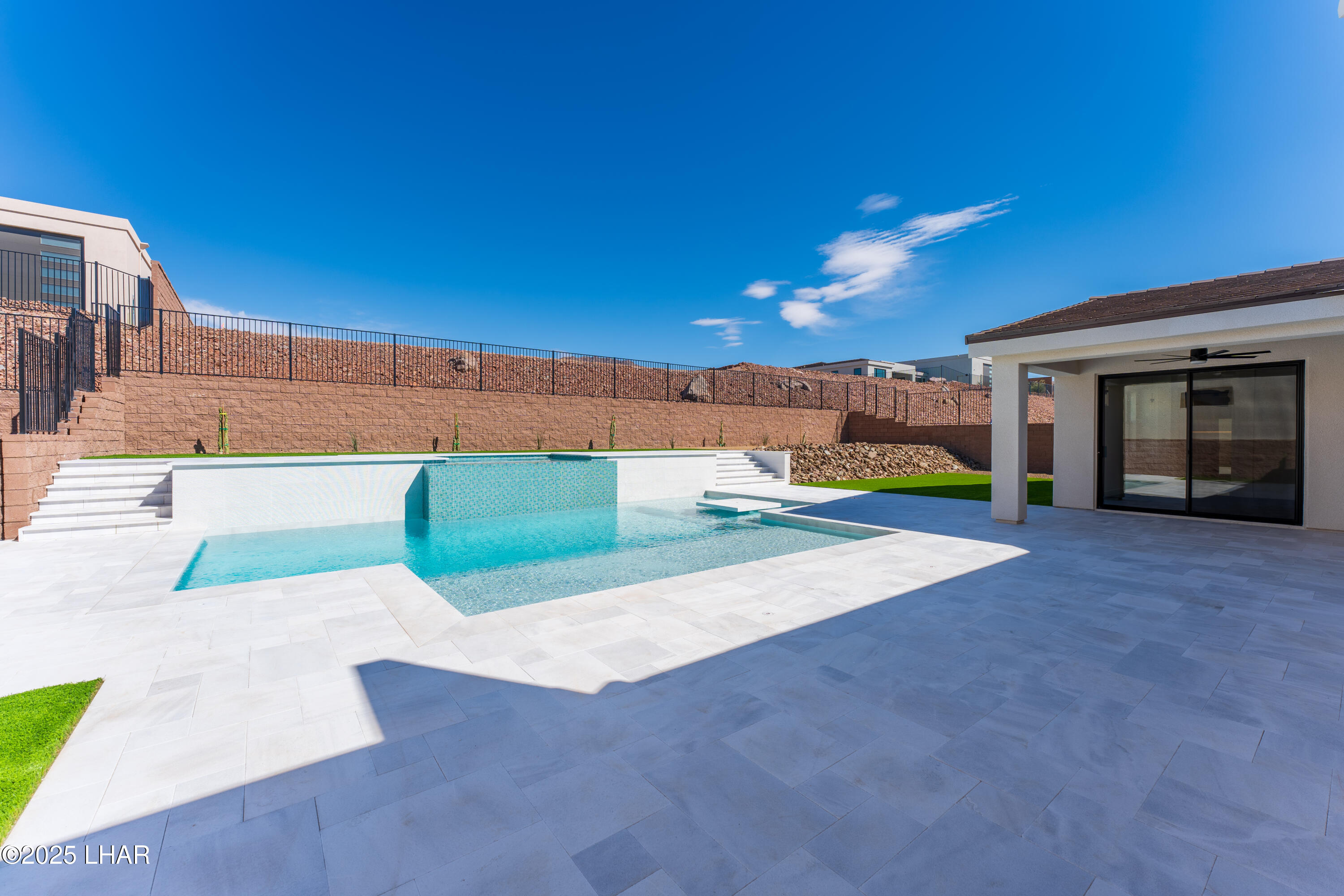 6527 Calle De Los Arroyos