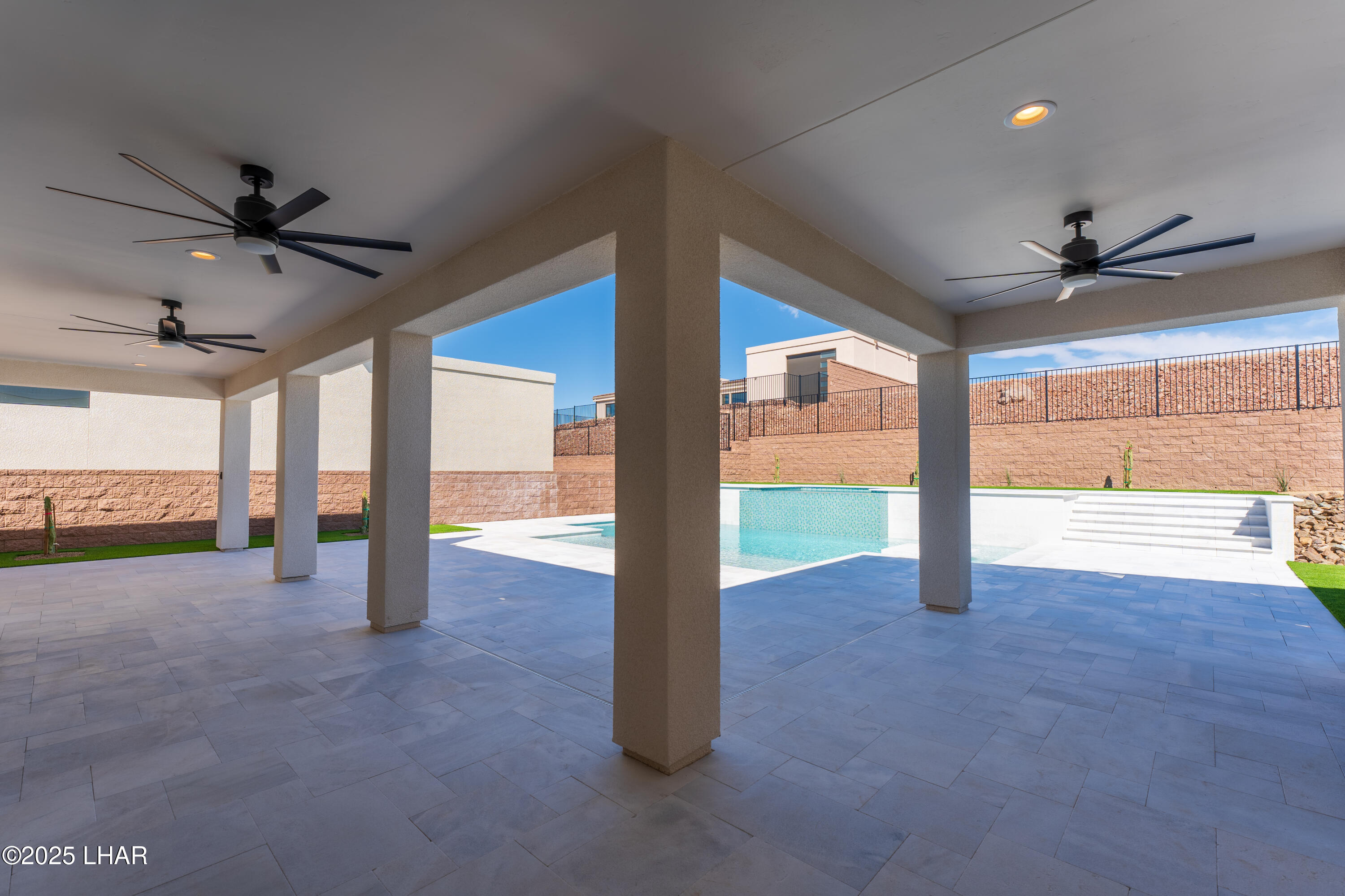 6527 Calle De Los Arroyos