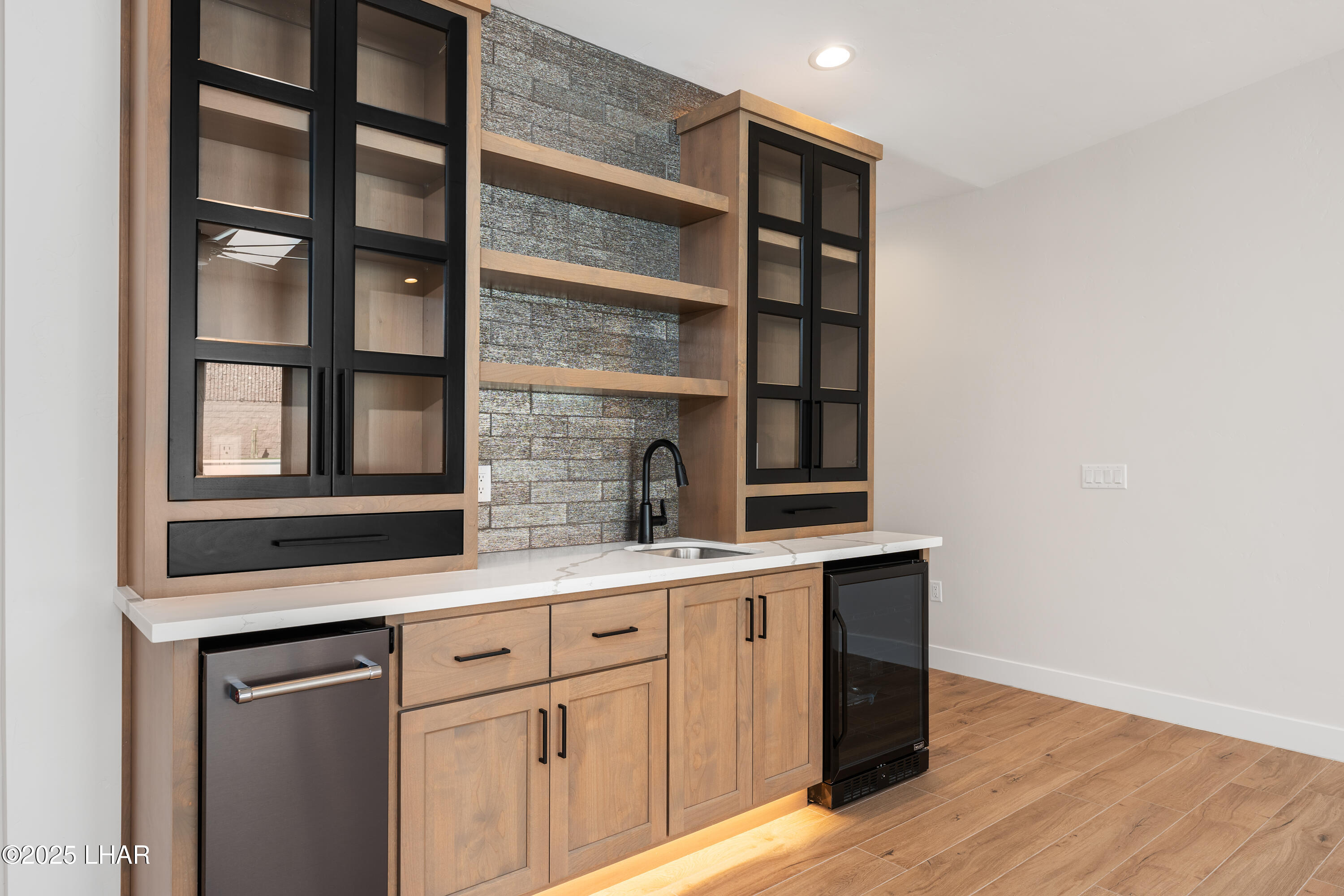 6527 Calle De Los Arroyos