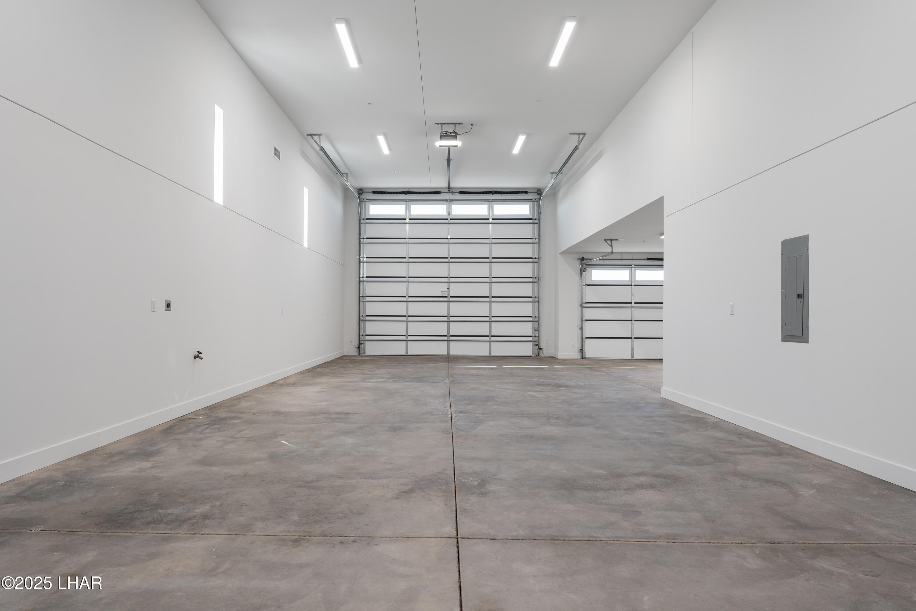 6527 Calle De Los Arroyos