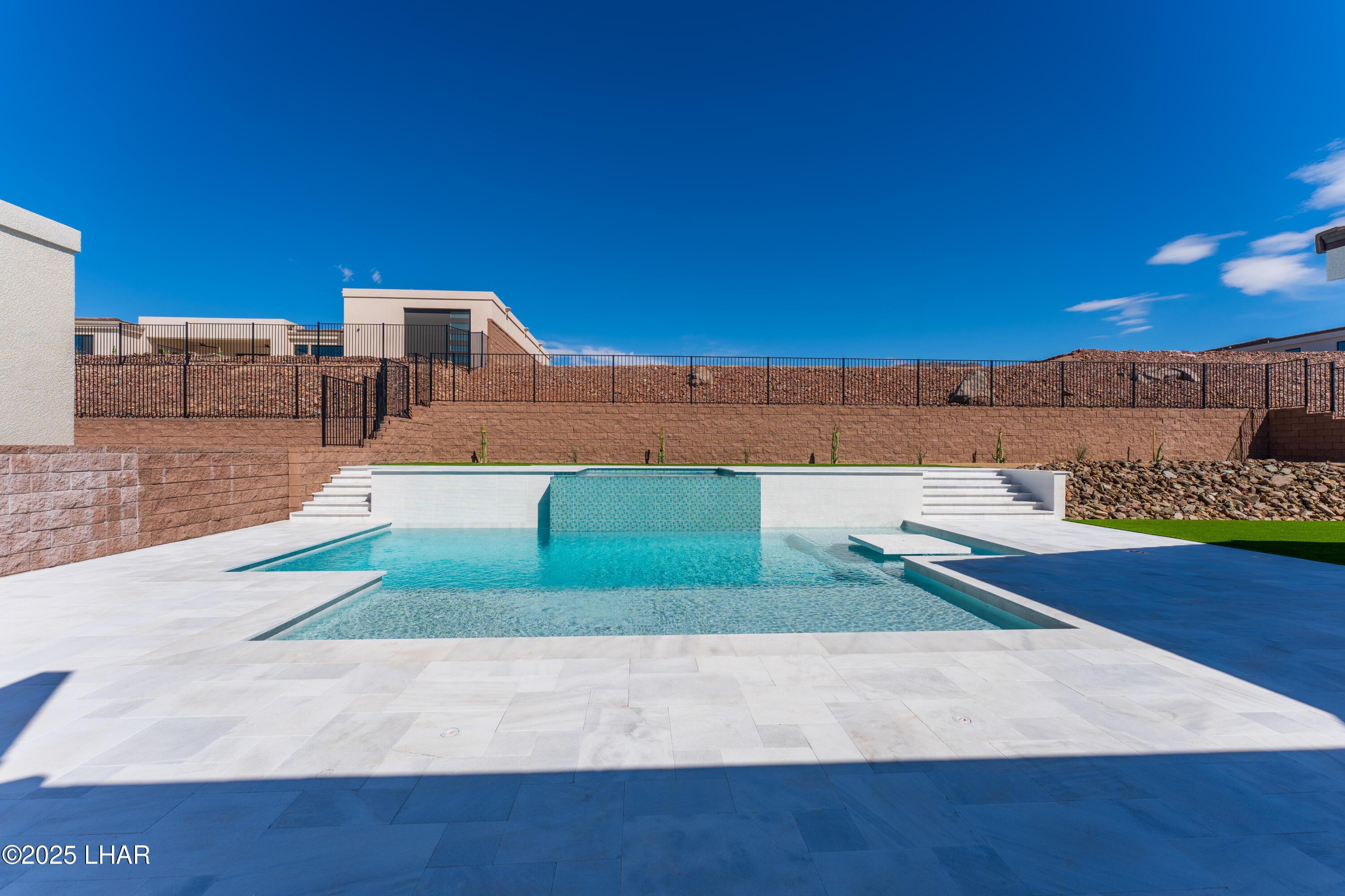 6527 Calle De Los Arroyos