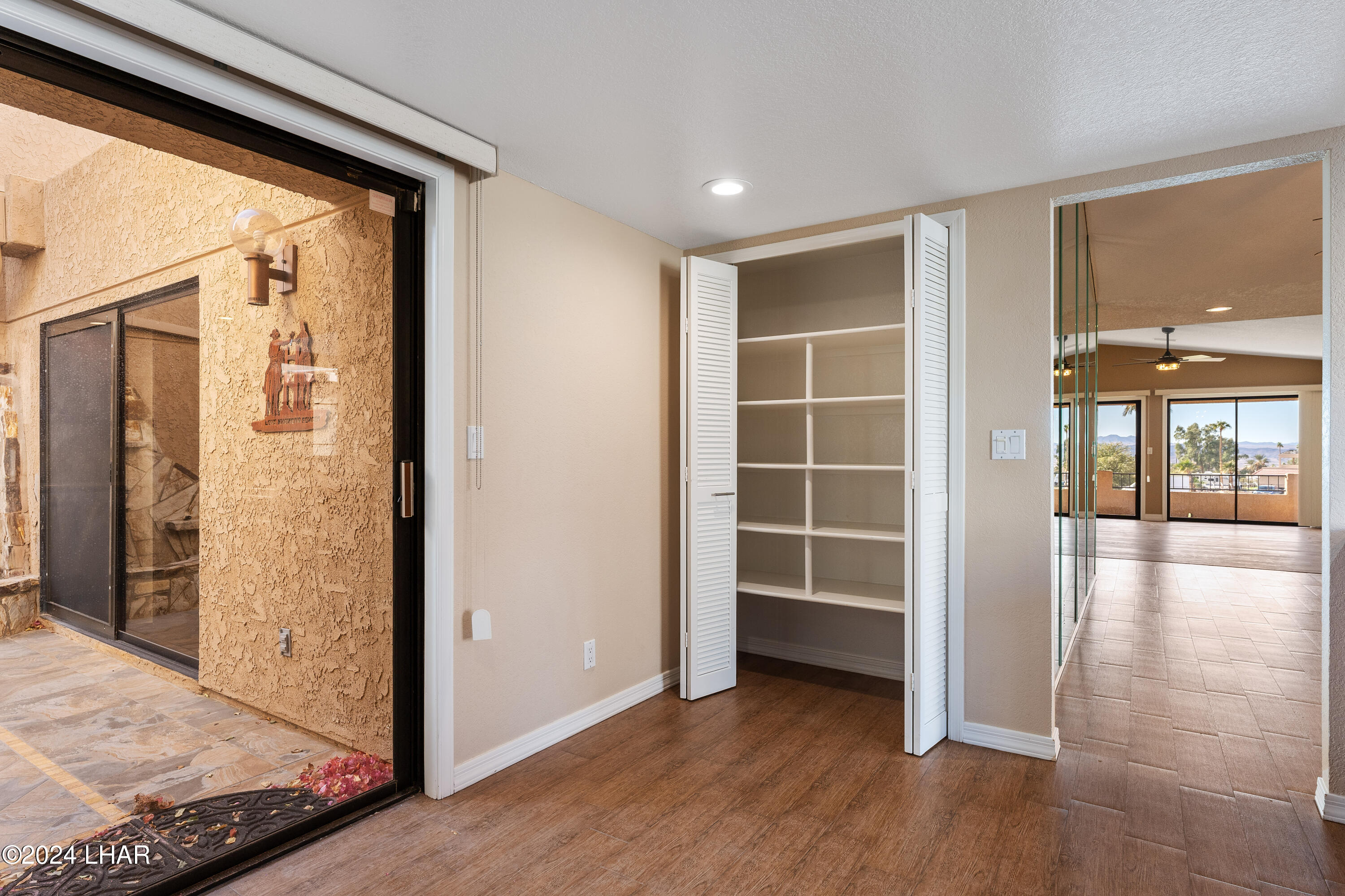 2528 Pebble Beach Loop