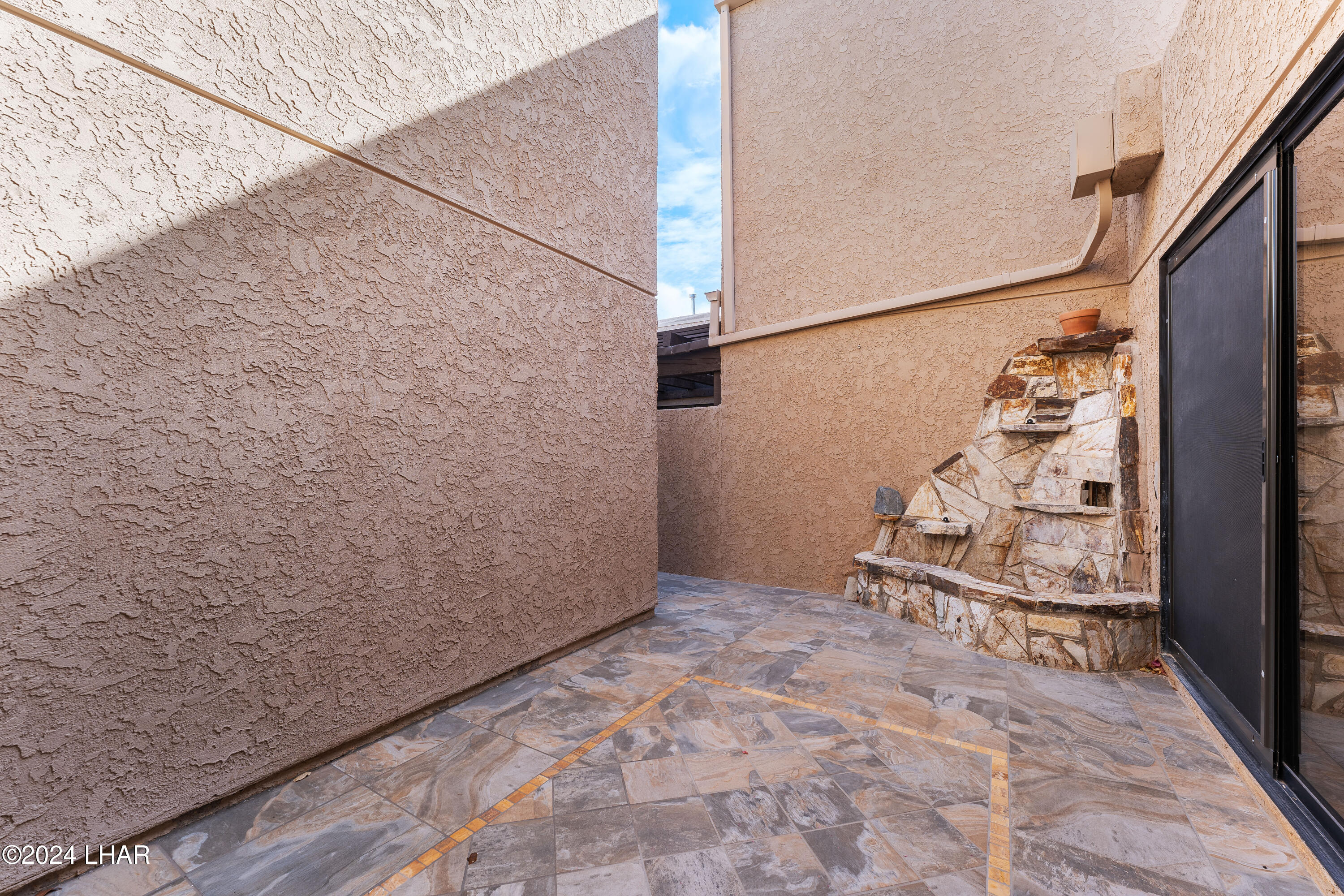 2528 Pebble Beach Loop