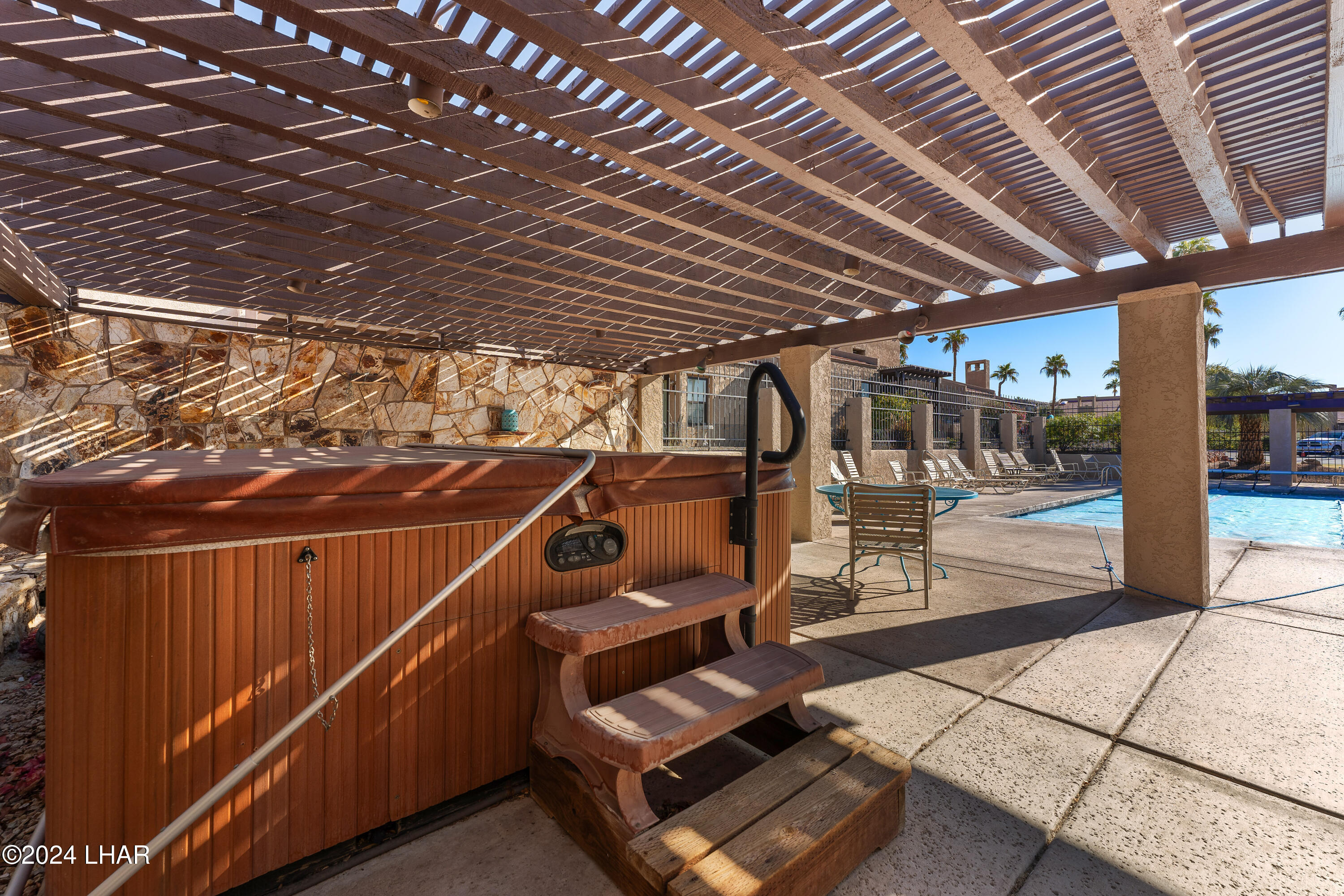 2528 Pebble Beach Loop