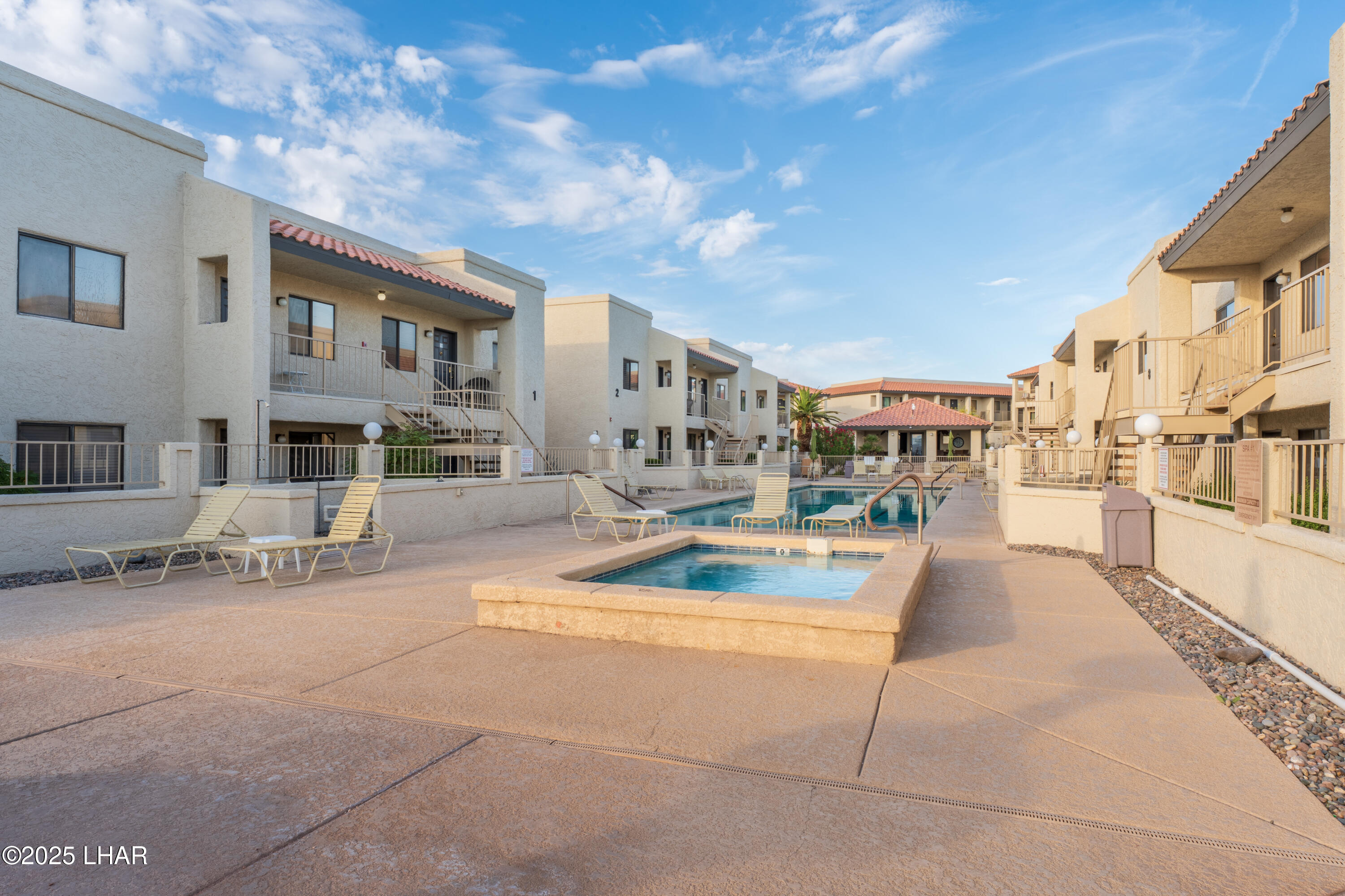 1989 Mesquite Ave 17