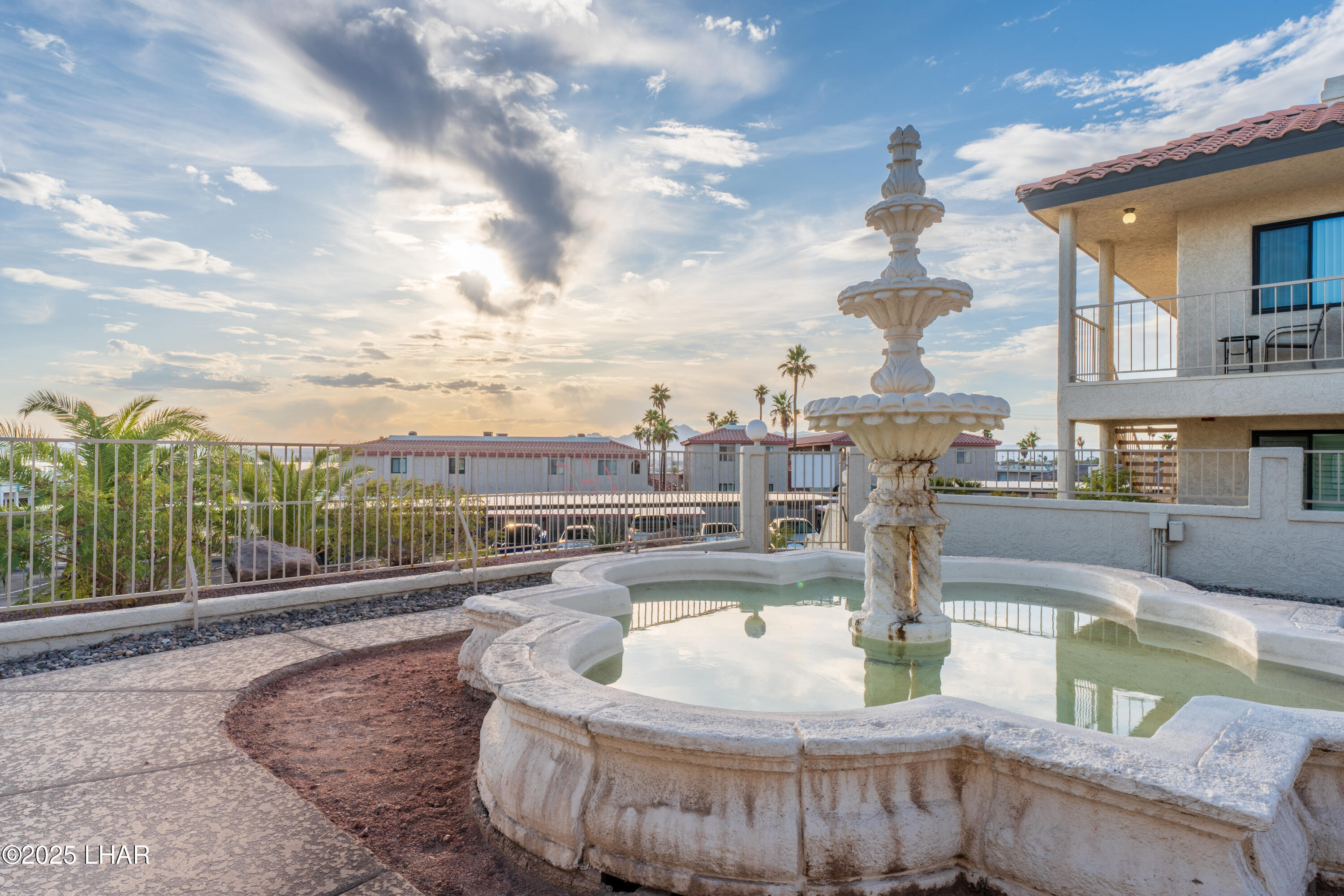 1989 Mesquite Ave 17