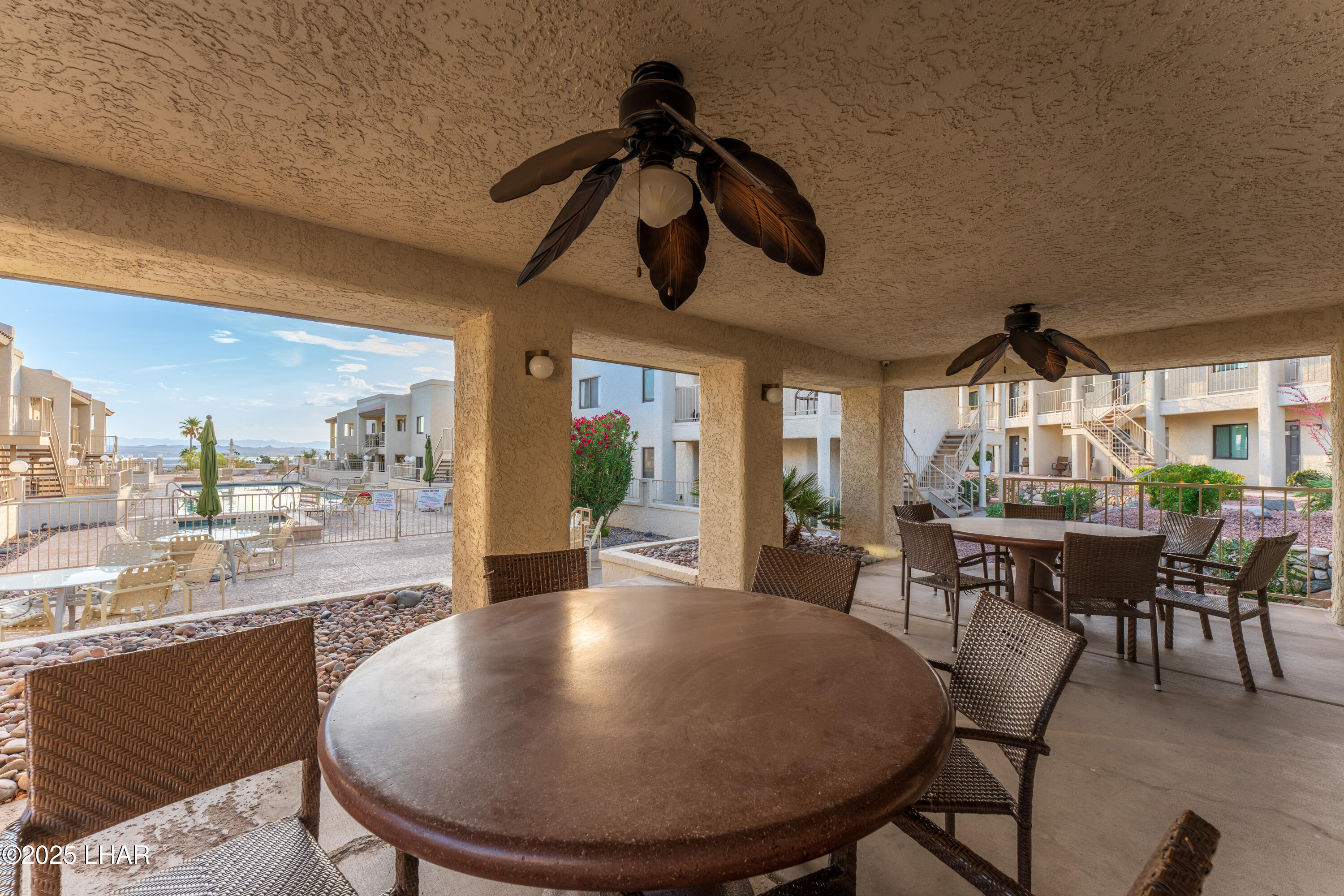 1989 Mesquite Ave 17