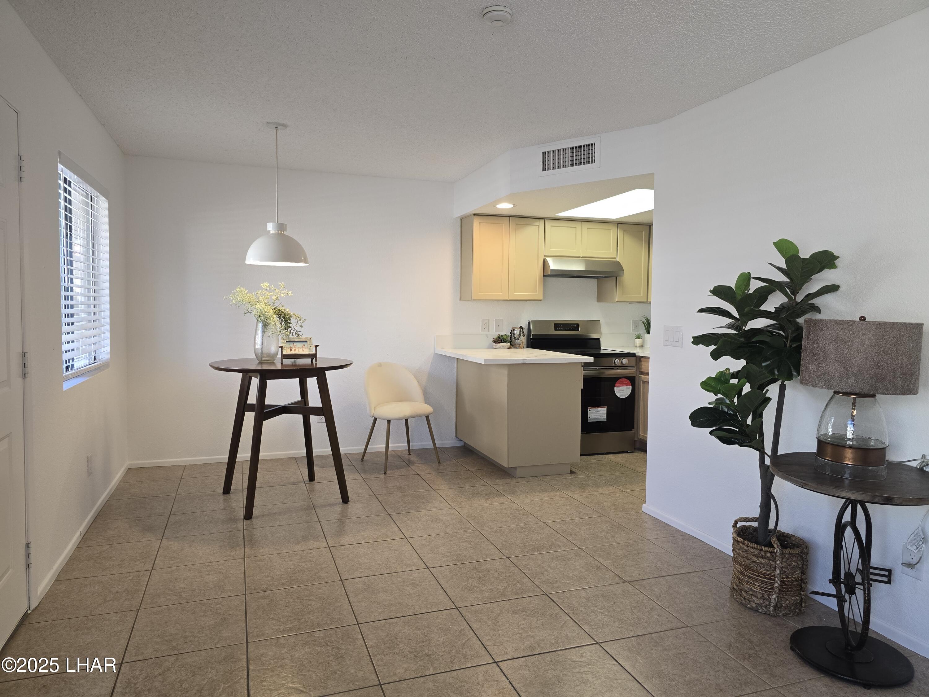 1989 Mesquite Ave 17