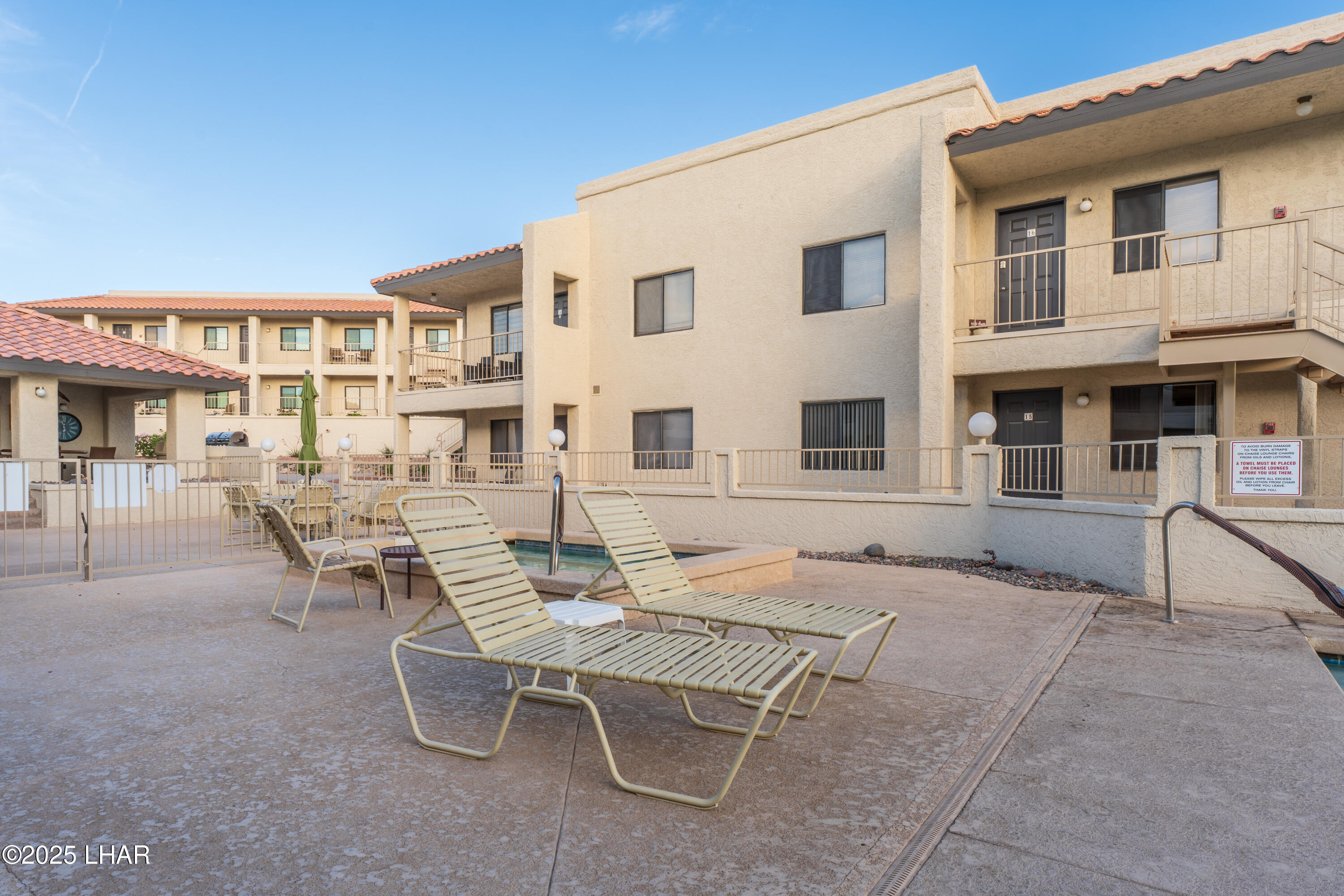 1989 Mesquite Ave 17