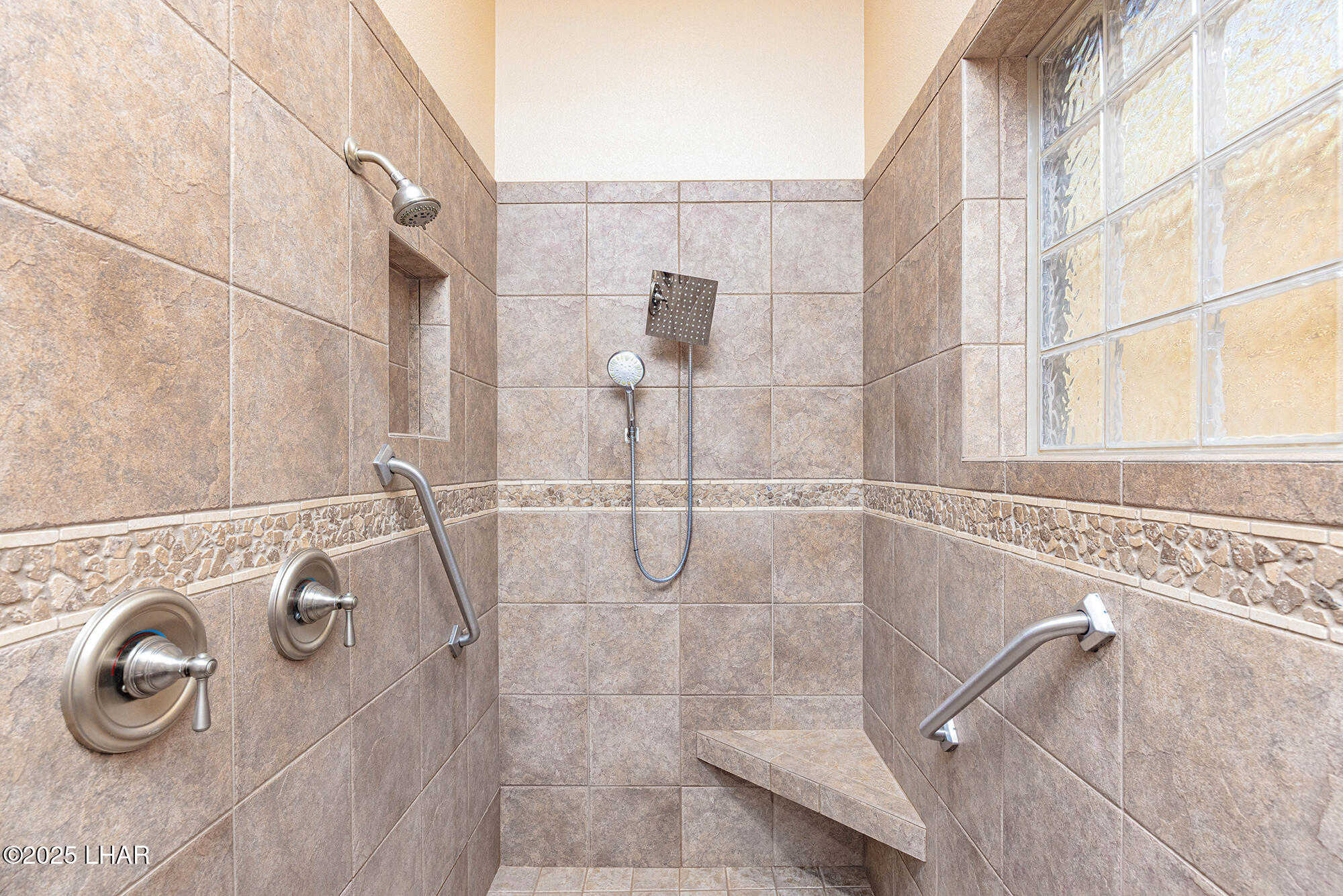 2554 Beverly Glen Dr