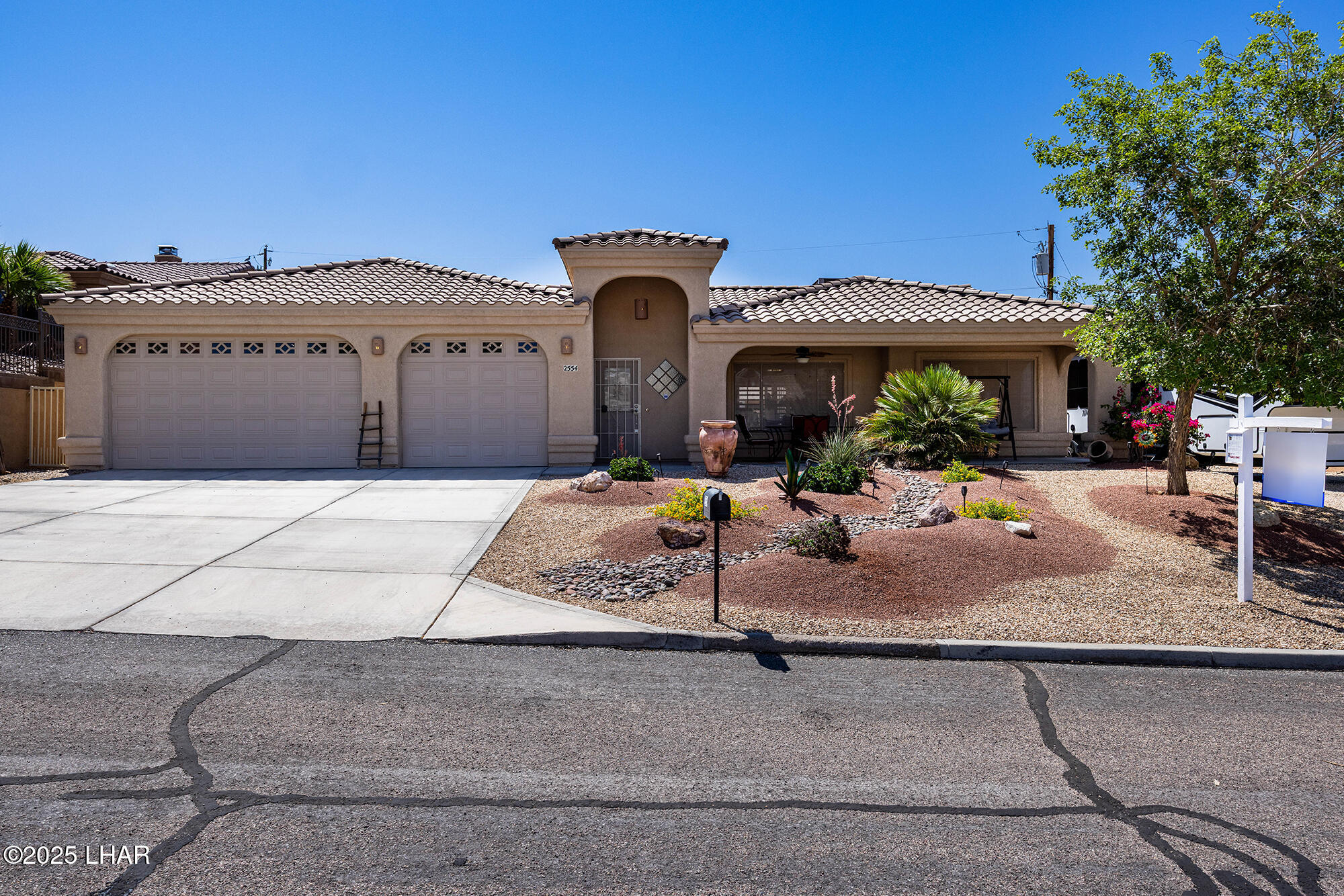 2554 Beverly Glen Dr