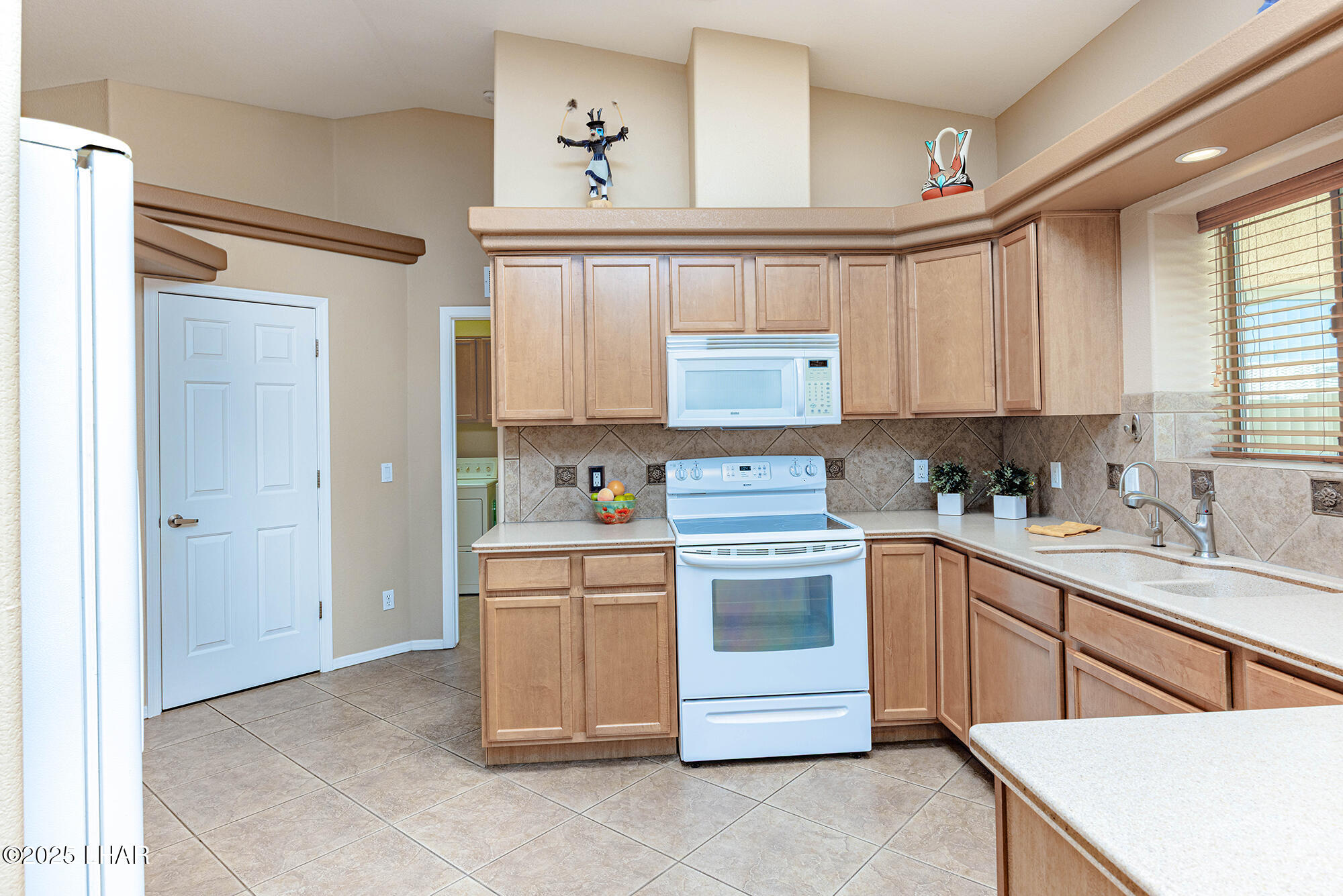 2554 Beverly Glen Dr