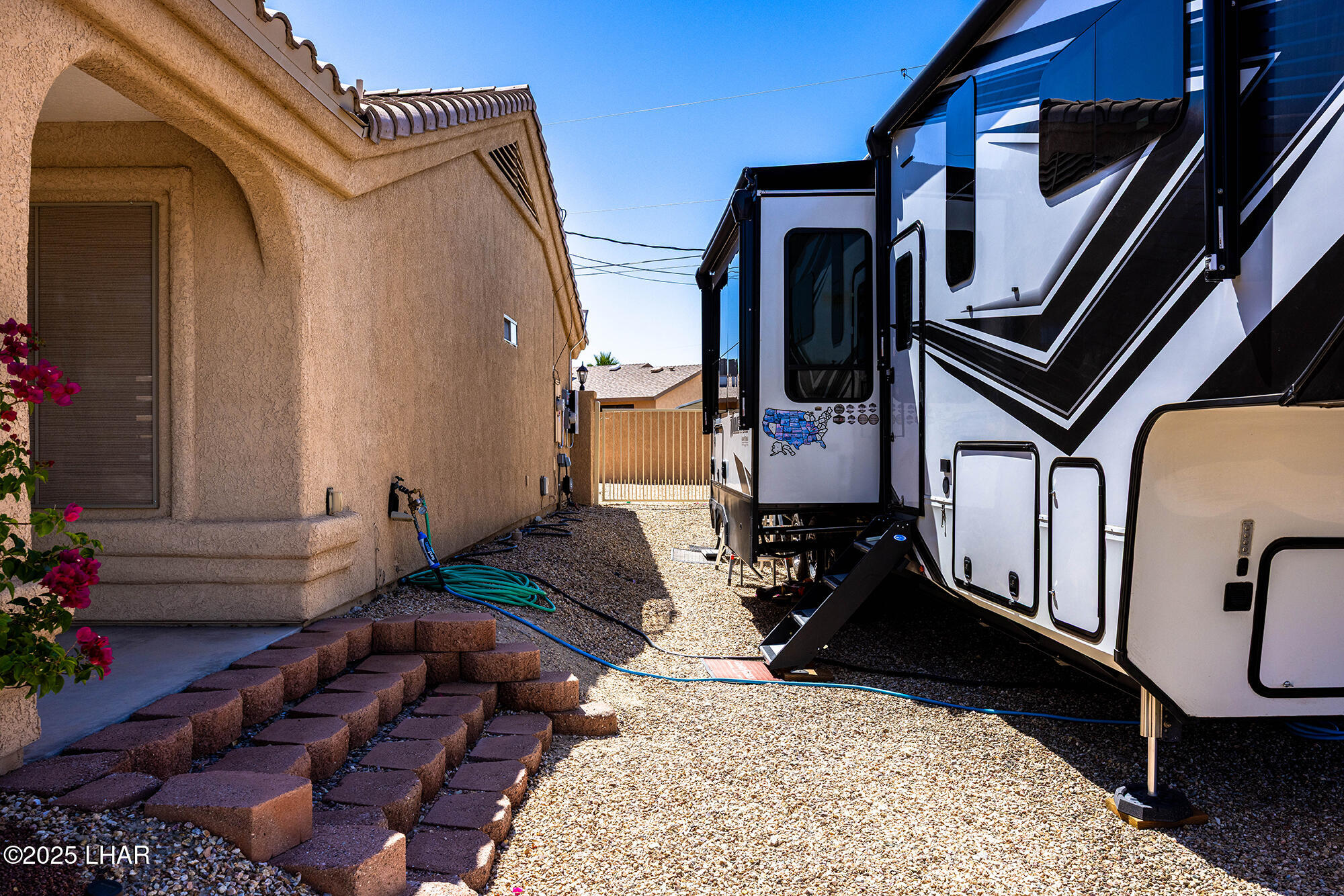 2554 Beverly Glen Dr