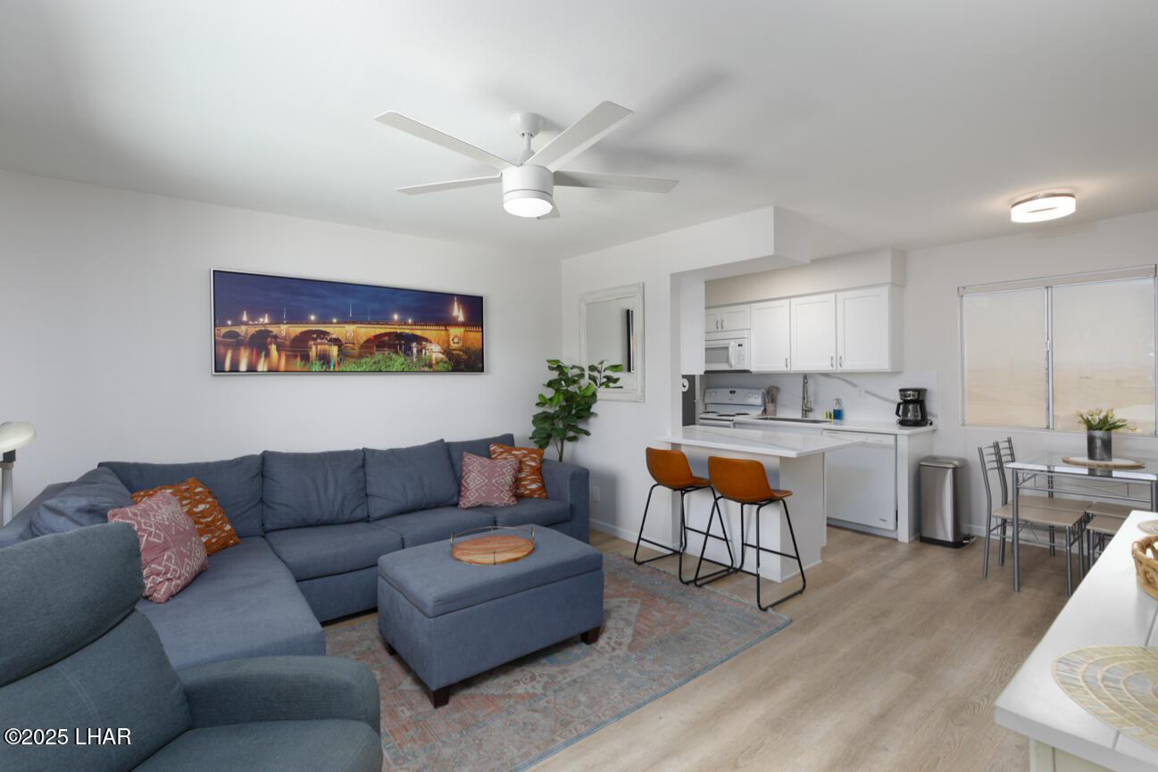 2100 Swanson Ave, 209