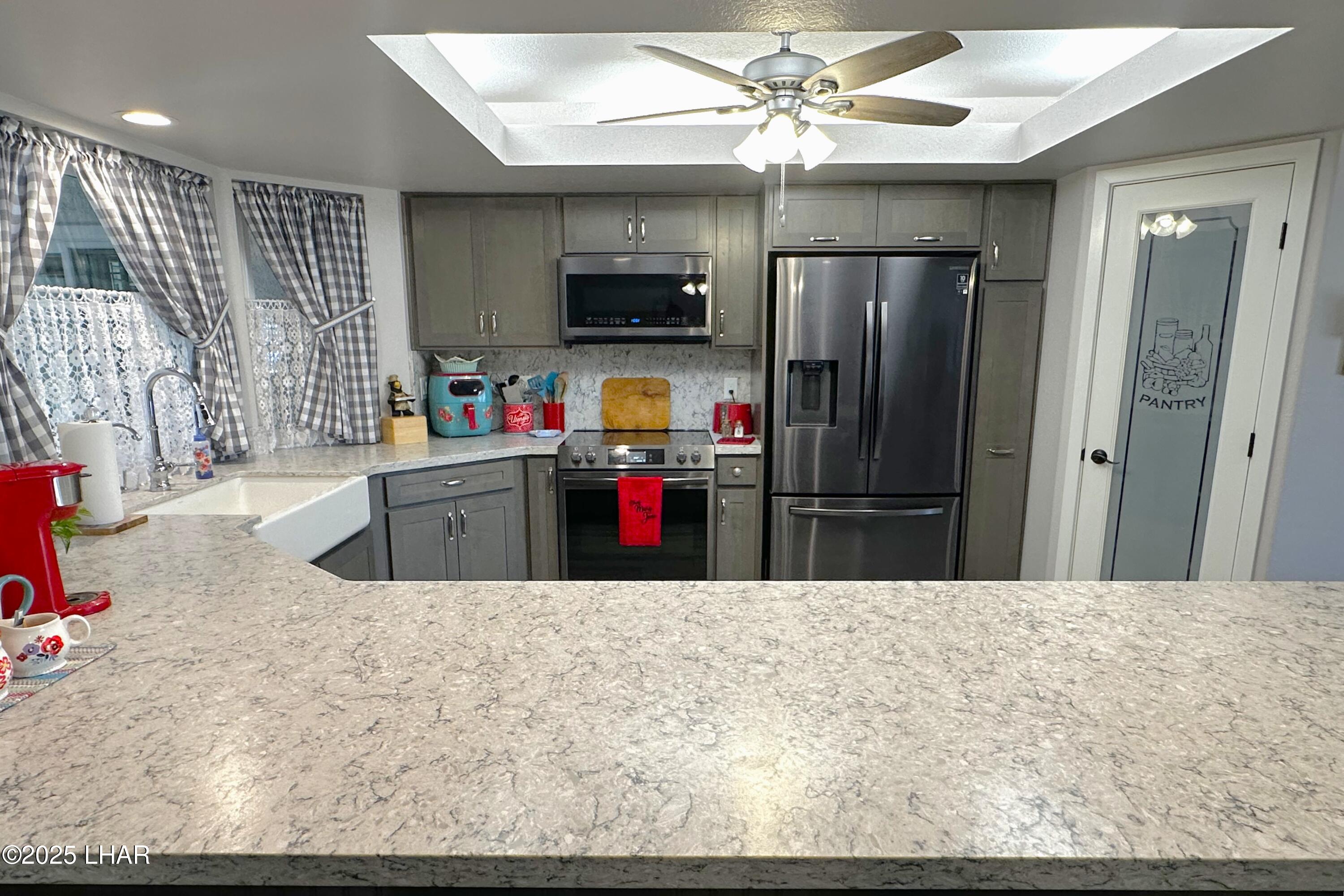 3594 Chesapeake Blvd