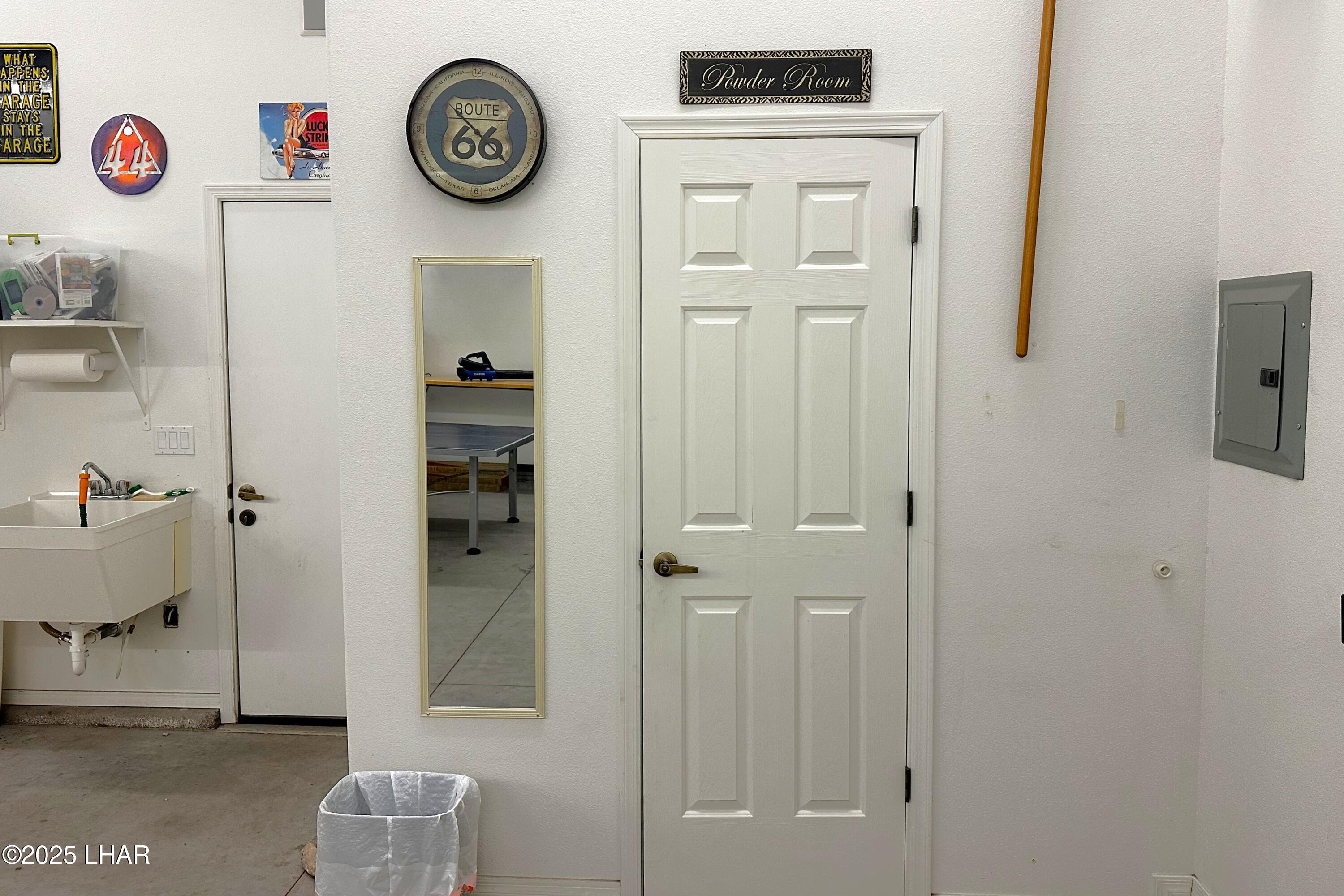 3594 Chesapeake Blvd