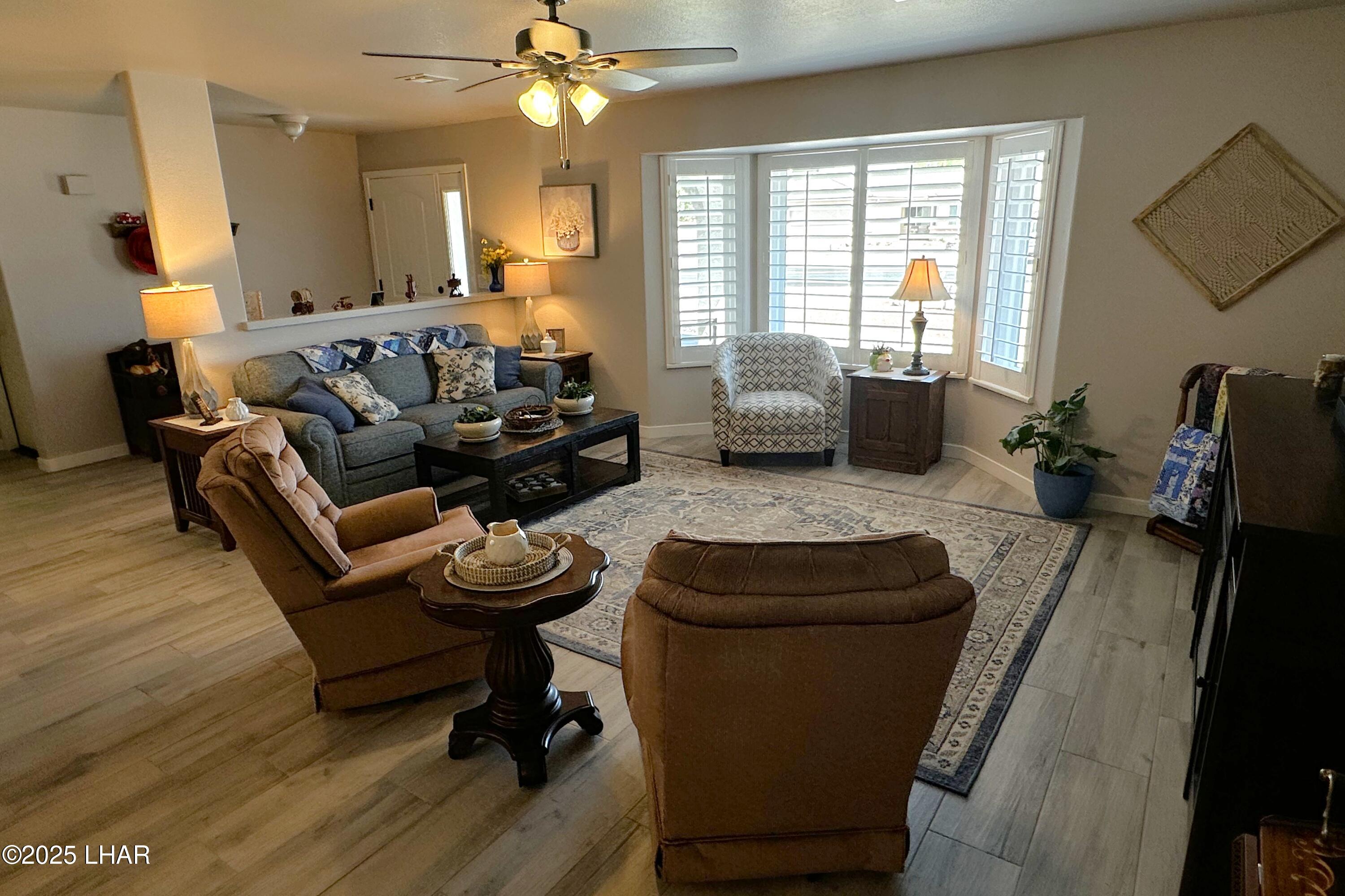 3594 Chesapeake Blvd