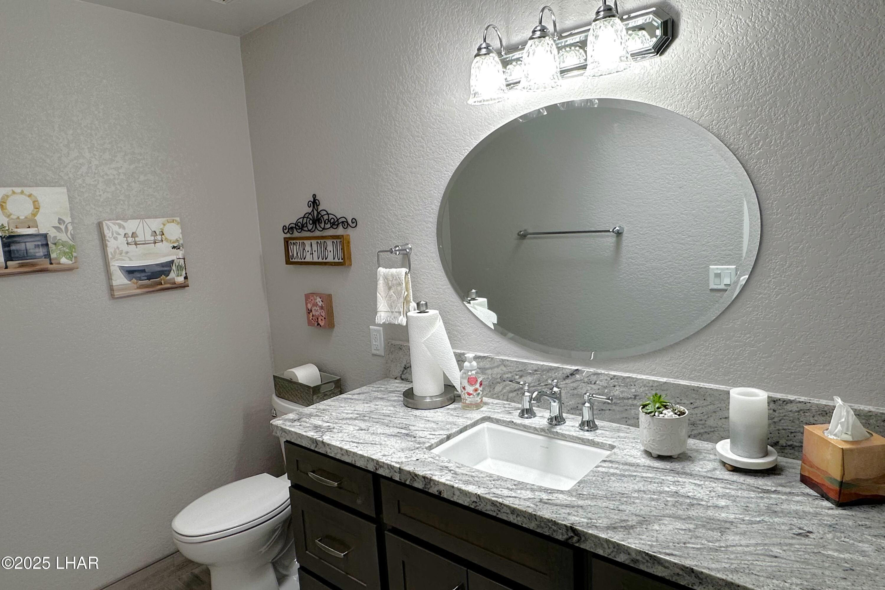 3594 Chesapeake Blvd