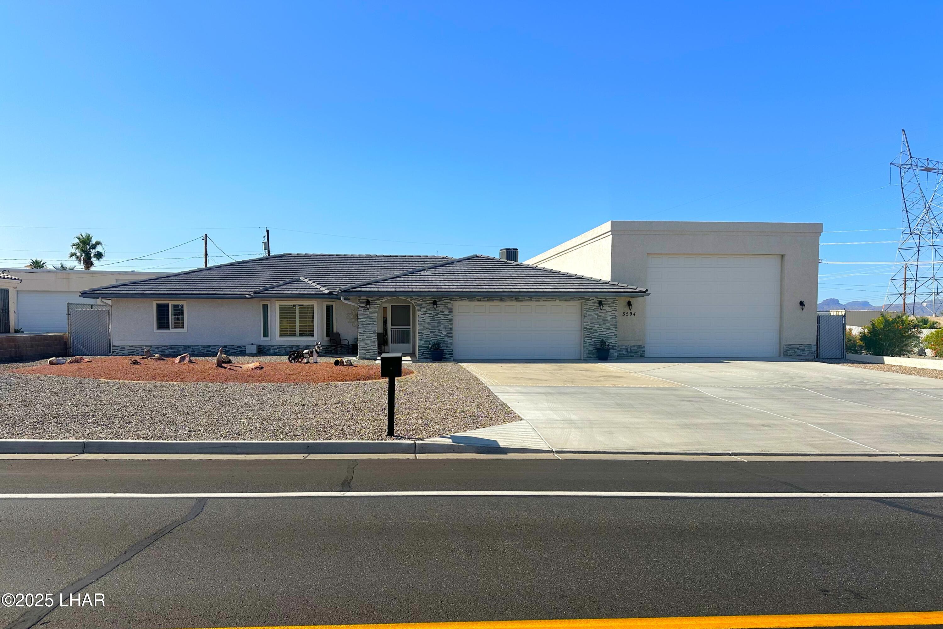 3594 Chesapeake Blvd