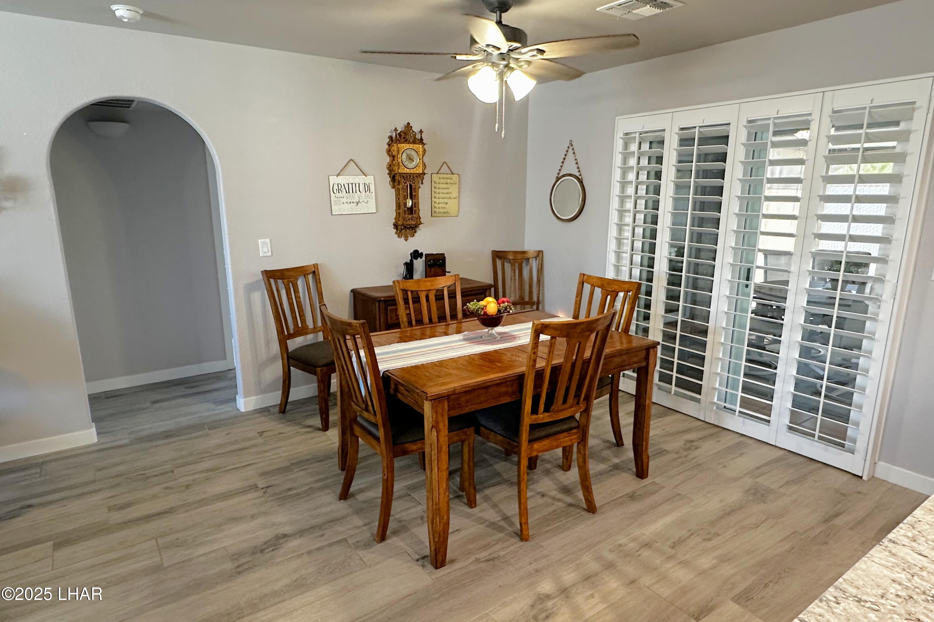 3594 Chesapeake Blvd