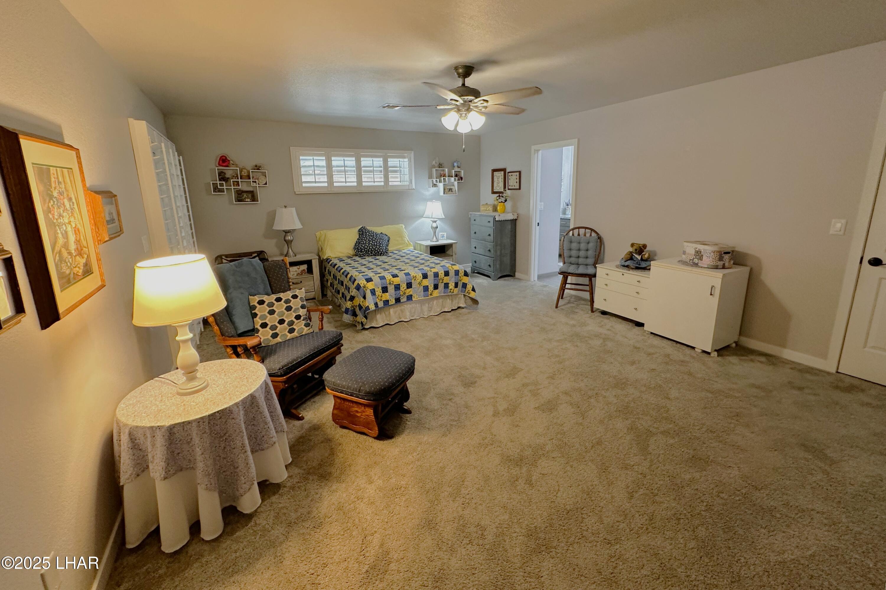 3594 Chesapeake Blvd