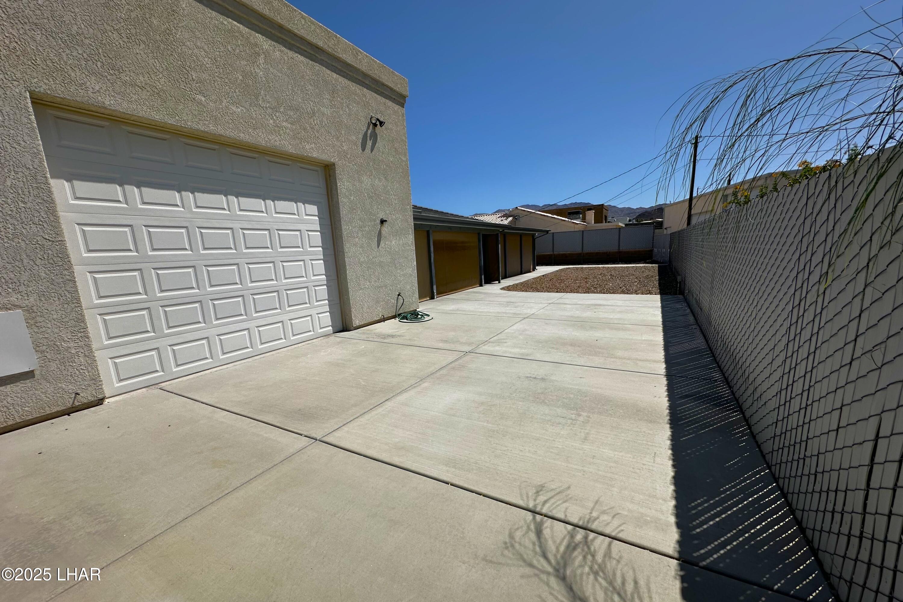 3594 Chesapeake Blvd