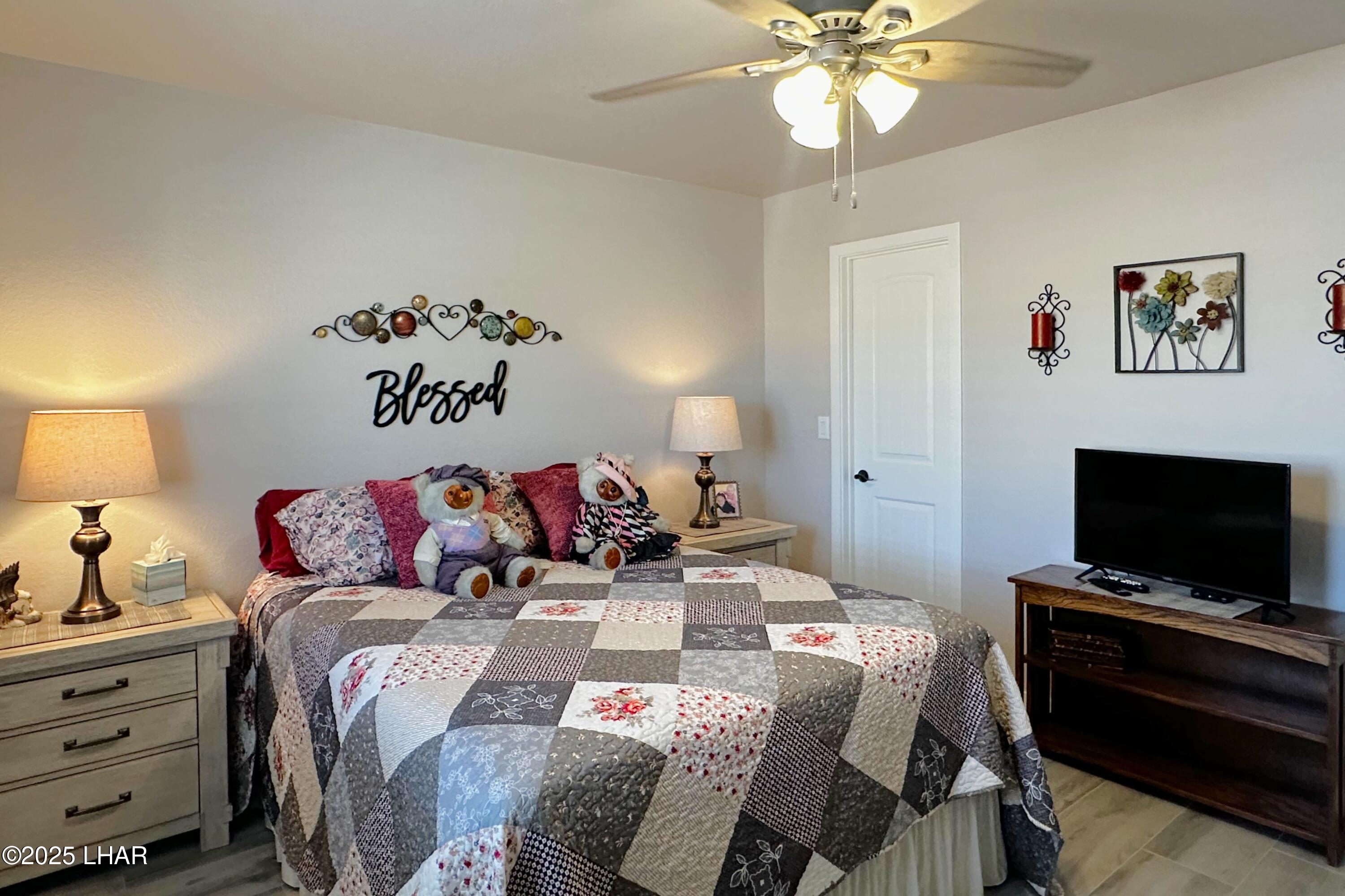 3594 Chesapeake Blvd