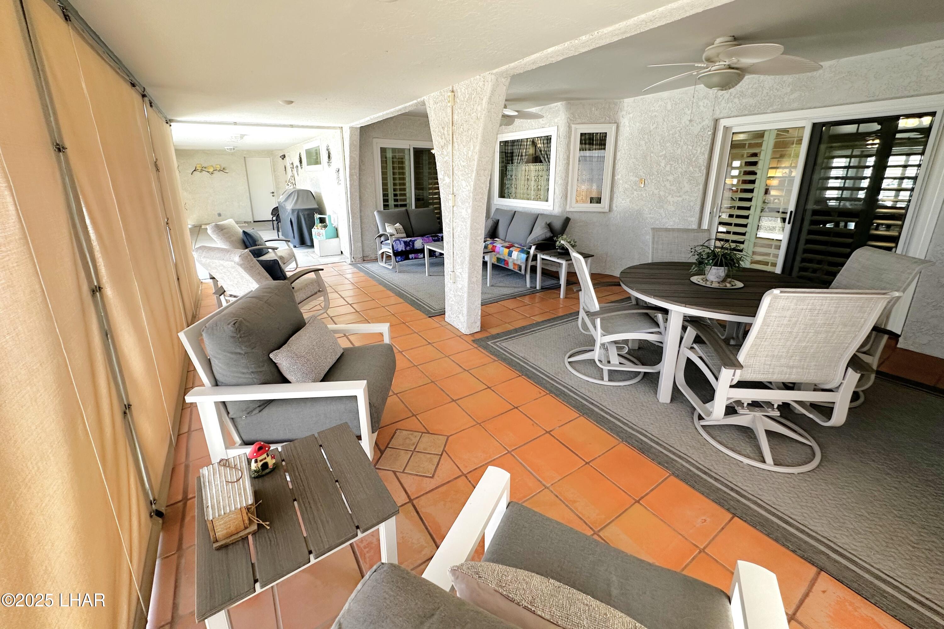 3594 Chesapeake Blvd