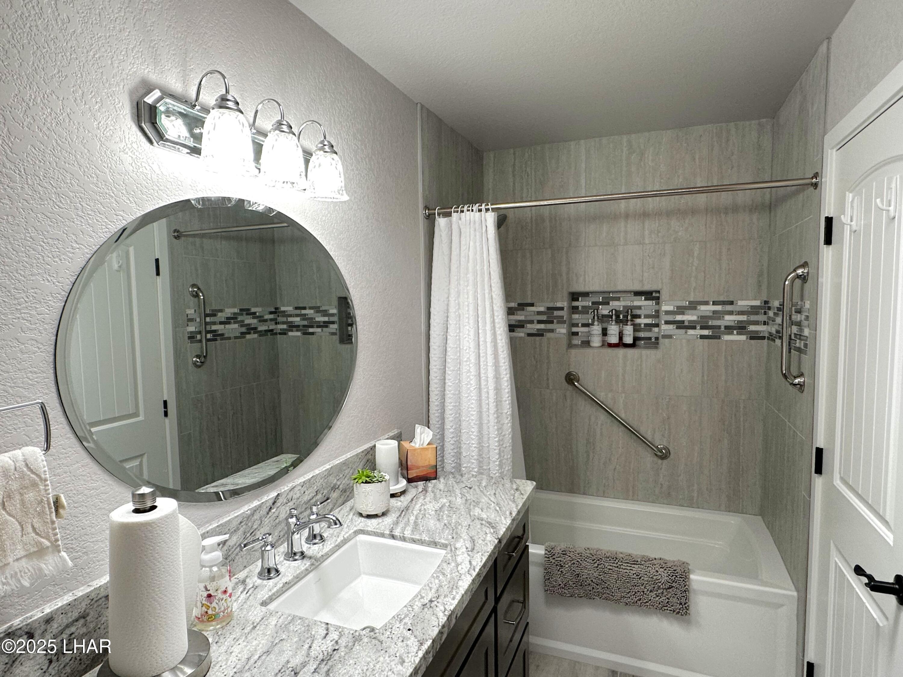 3594 Chesapeake Blvd