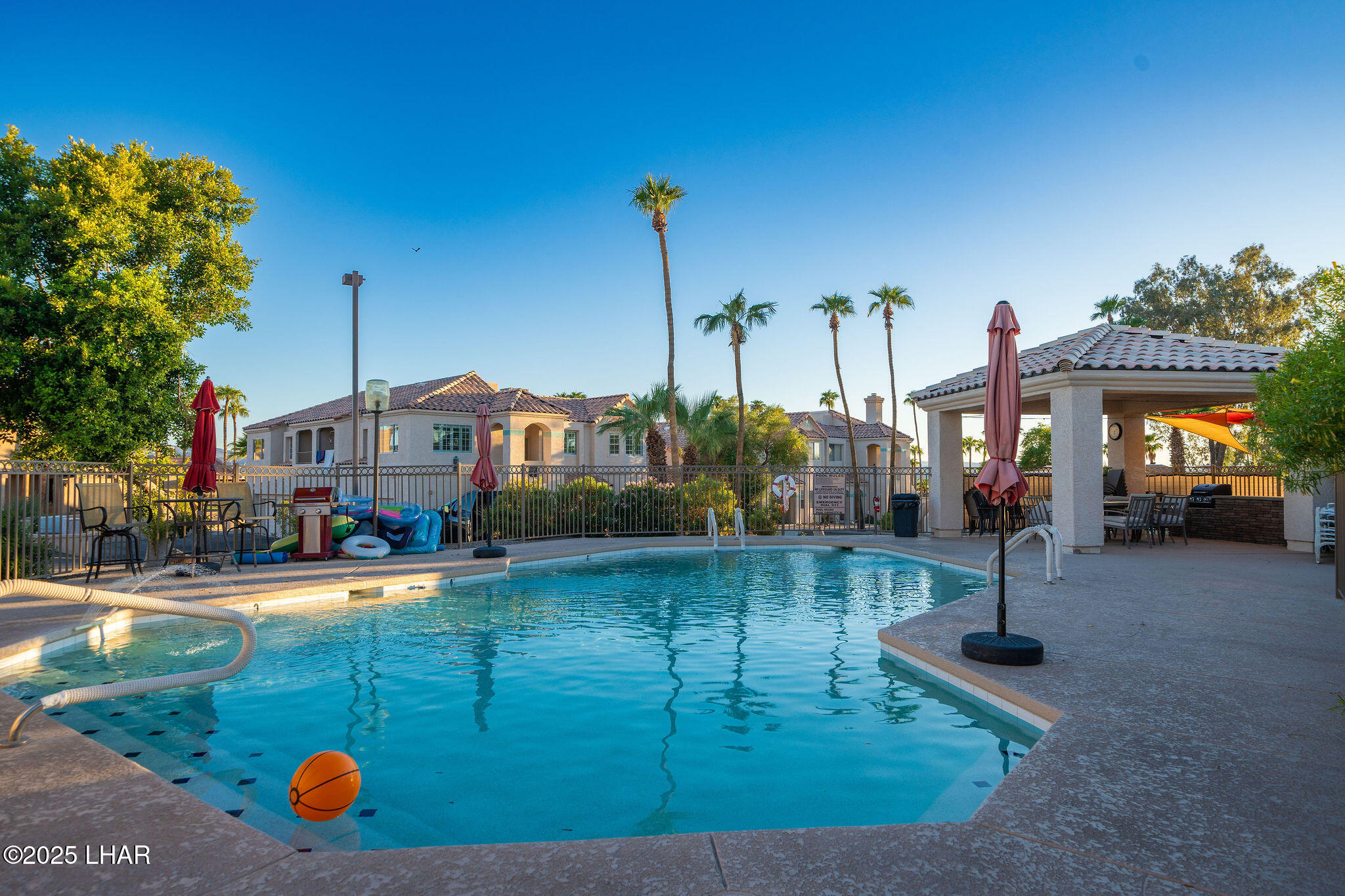 470 Acoma Blvd S 109