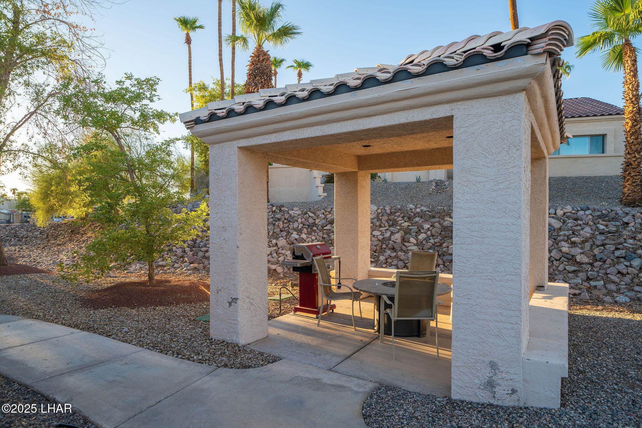 470 Acoma Blvd S 109