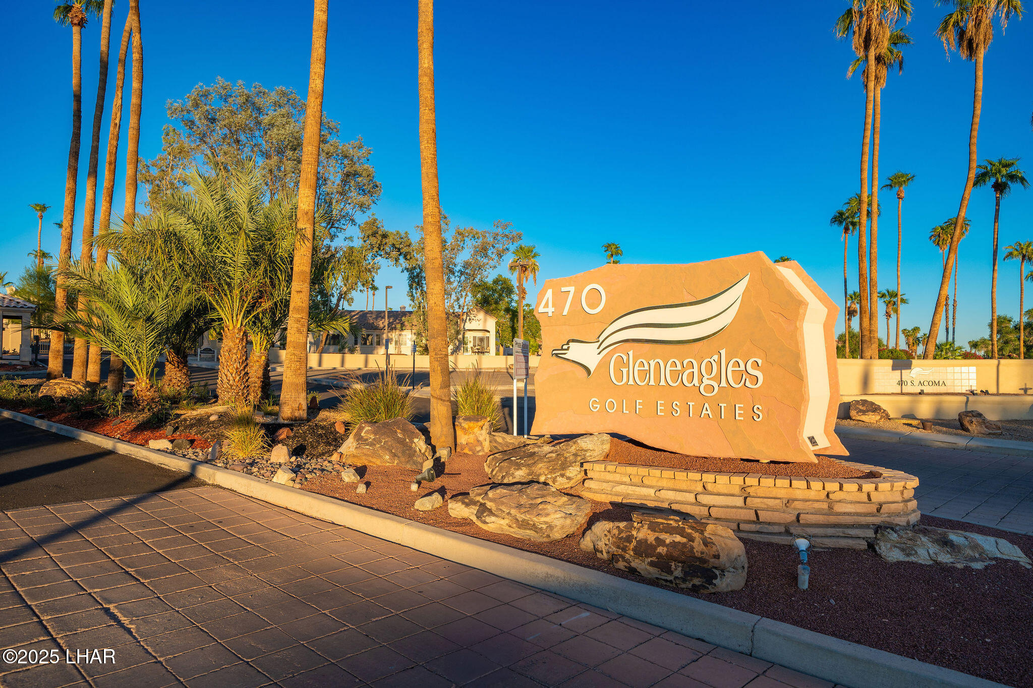 470 Acoma Blvd S 109