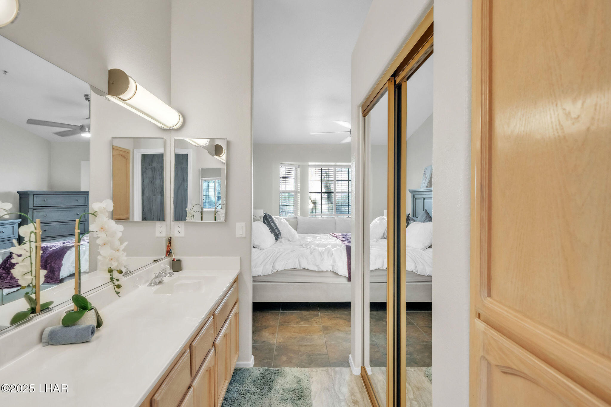 470 Acoma Blvd S 109