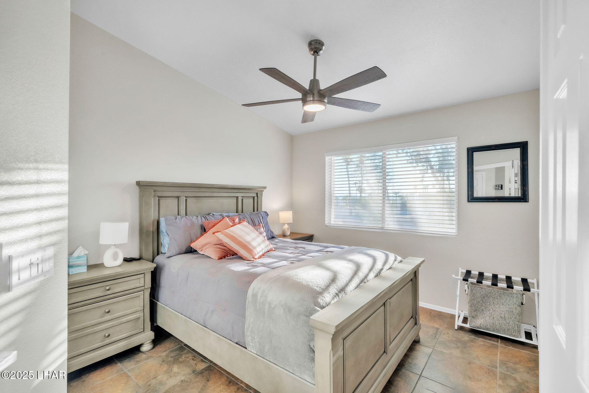 470 Acoma Blvd S 109