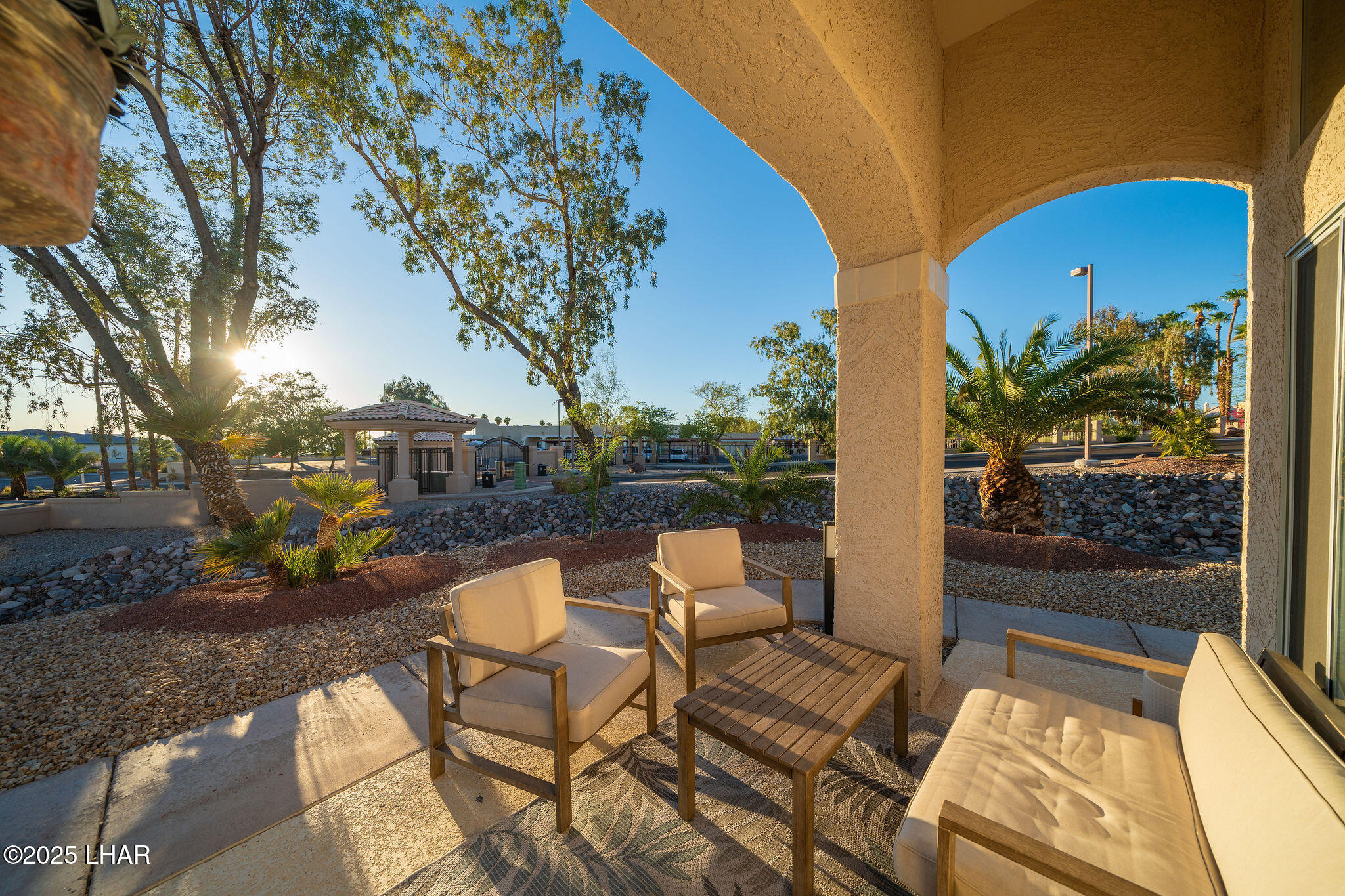 470 Acoma Blvd S 109