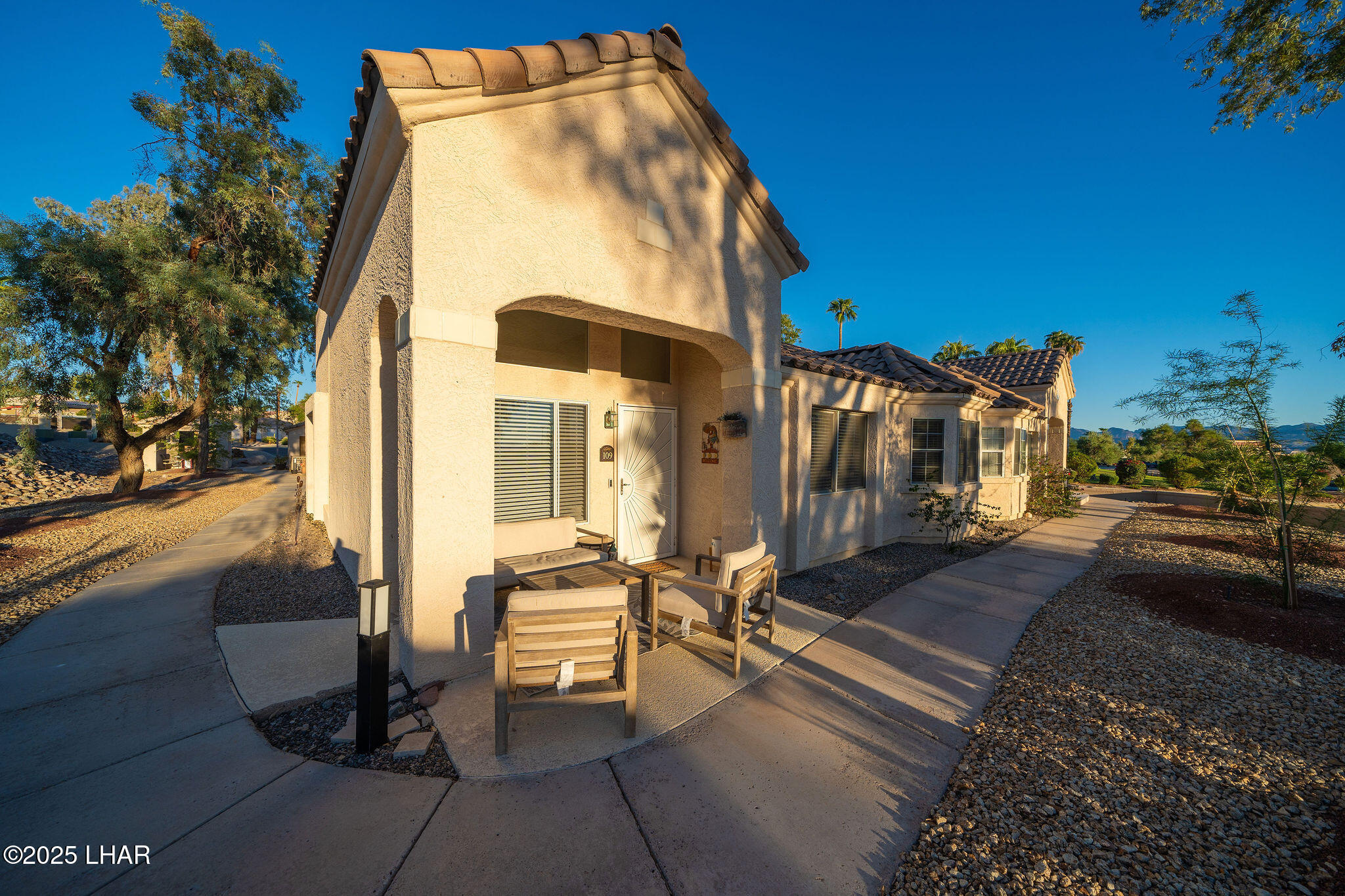 470 Acoma Blvd S 109