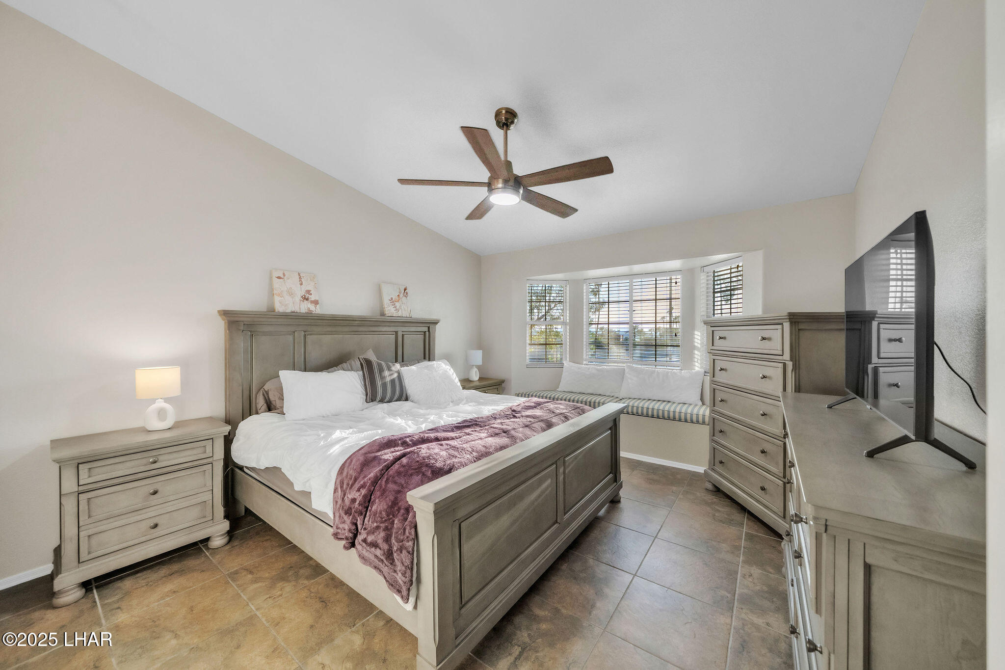 470 Acoma Blvd S 109